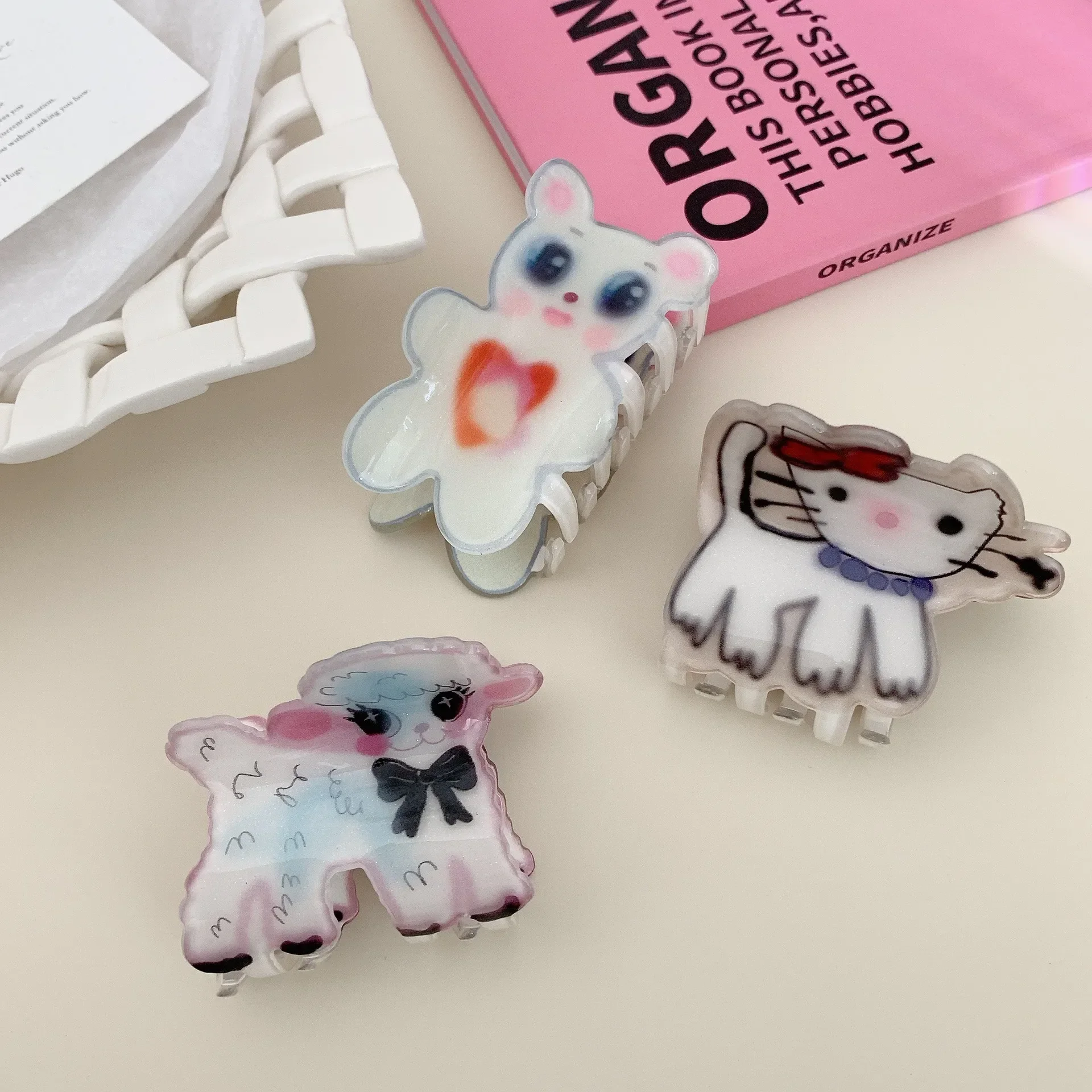 New Cartoon Animal Series Hair Claw Acrylic Cute Cat Sheep Mie Mie Claw Clip Kawaii Korean Shark Clip for Girls Hair Accessories
New Cartoon Animal Series Hair Claw Acrylic Cute Cat Sheep Mie Mie Claw Clip Kawaii Korean Shark Clip for Girls Hair Accessories
