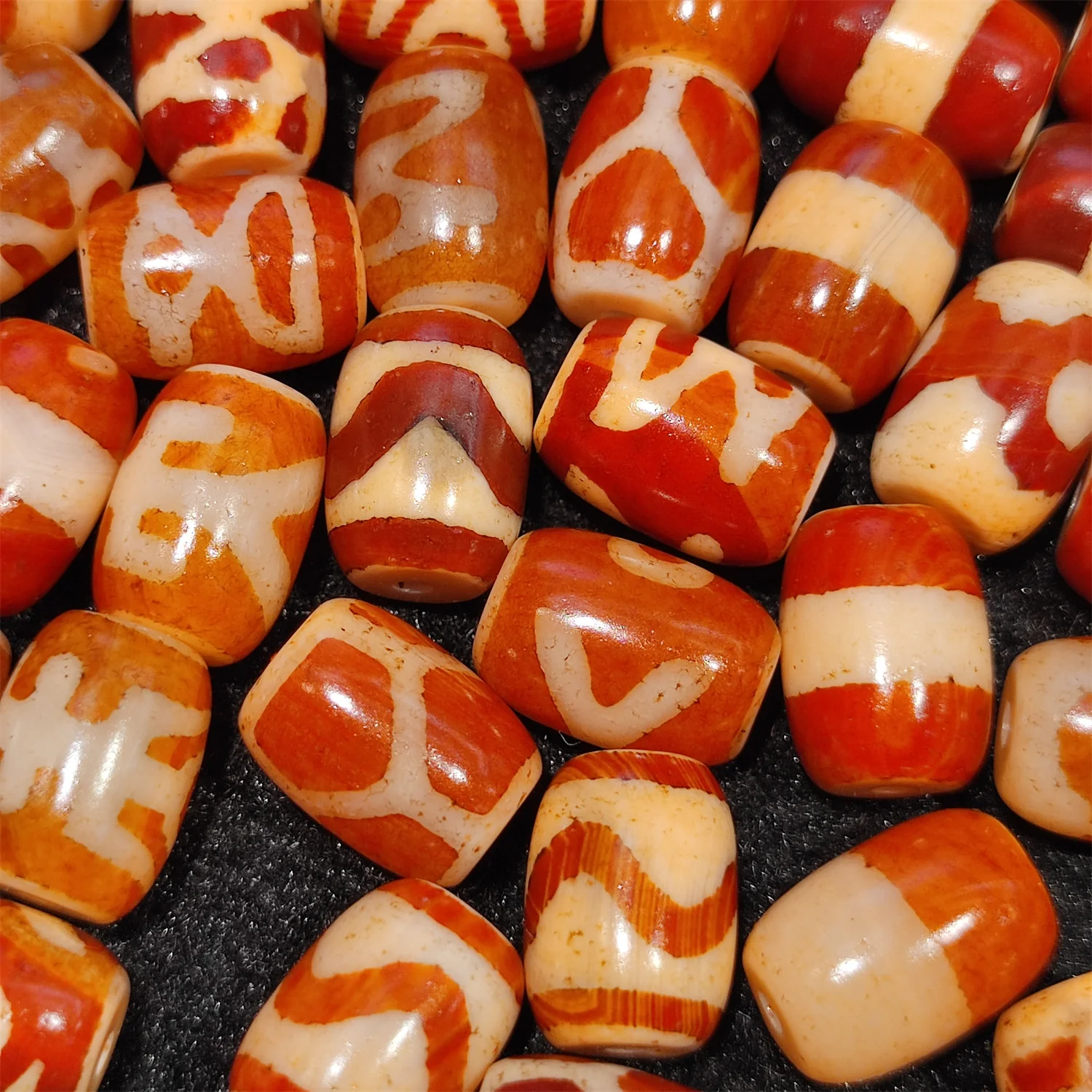 100pcs/lot Natural multi-pattern old agate dzi Weathering lines red 8*12mm Bracelet Necklace accessories Ethnic style jewelry
100pcs/lot Natural multi-pattern old agate dzi Weathering lines red 8*12mm Bracelet Necklace accessories Ethnic style jewelry
