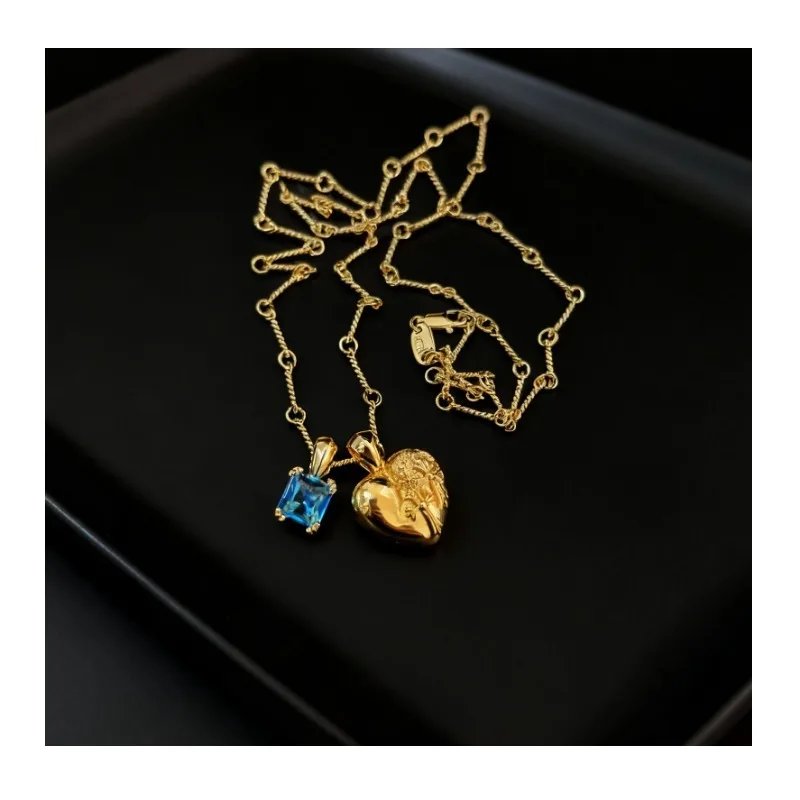 Gold Burial Love Pendant Sugar Cube Pendant Necklace Men and Women Couples Trendy Hip Hop Collarbone Chain Premium Sense
Gold Burial Love Pendant Sugar Cube Pendant Necklace Men and Women Couples Trendy Hip Hop Collarbone Chain Premium Sense