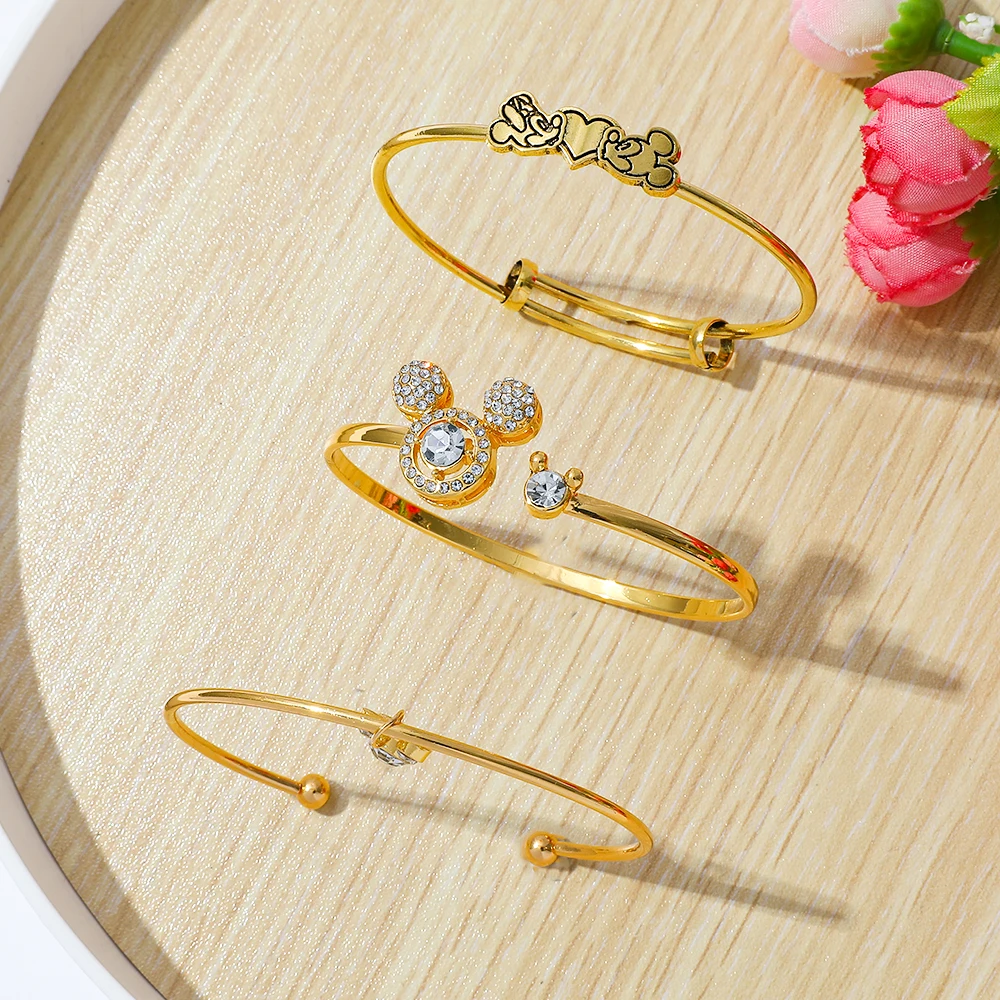 Disney Mickey Pendant Simple and Elegant Design Open Mouth Bracelet Jewelry Gift for Ladies to Wear at Parties and Gatherings
Disney Mickey Pendant Simple and Elegant Design Open Mouth Bracelet Jewelry Gift for Ladies to Wear at Parties and Gatherings