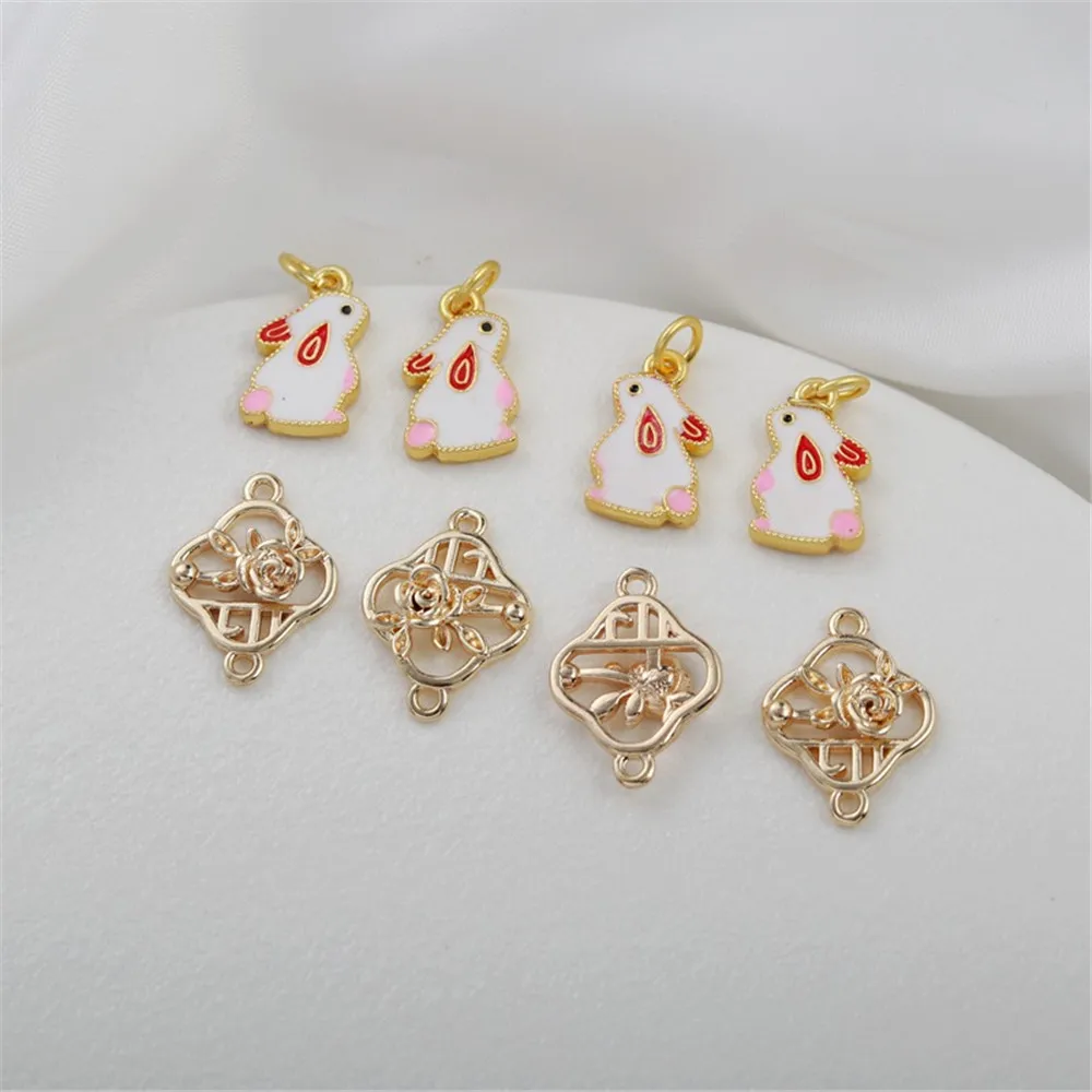 1pcs 14K Gold Color Oil Drops Matte White Rabbit Pendant Double Hanging Flower Diy Handmade Material Accessories Charm Pendant
1pcs 14K Gold Color Oil Drops Matte White Rabbit Pendant Double Hanging Flower Diy Handmade Material Accessories Charm Pendant