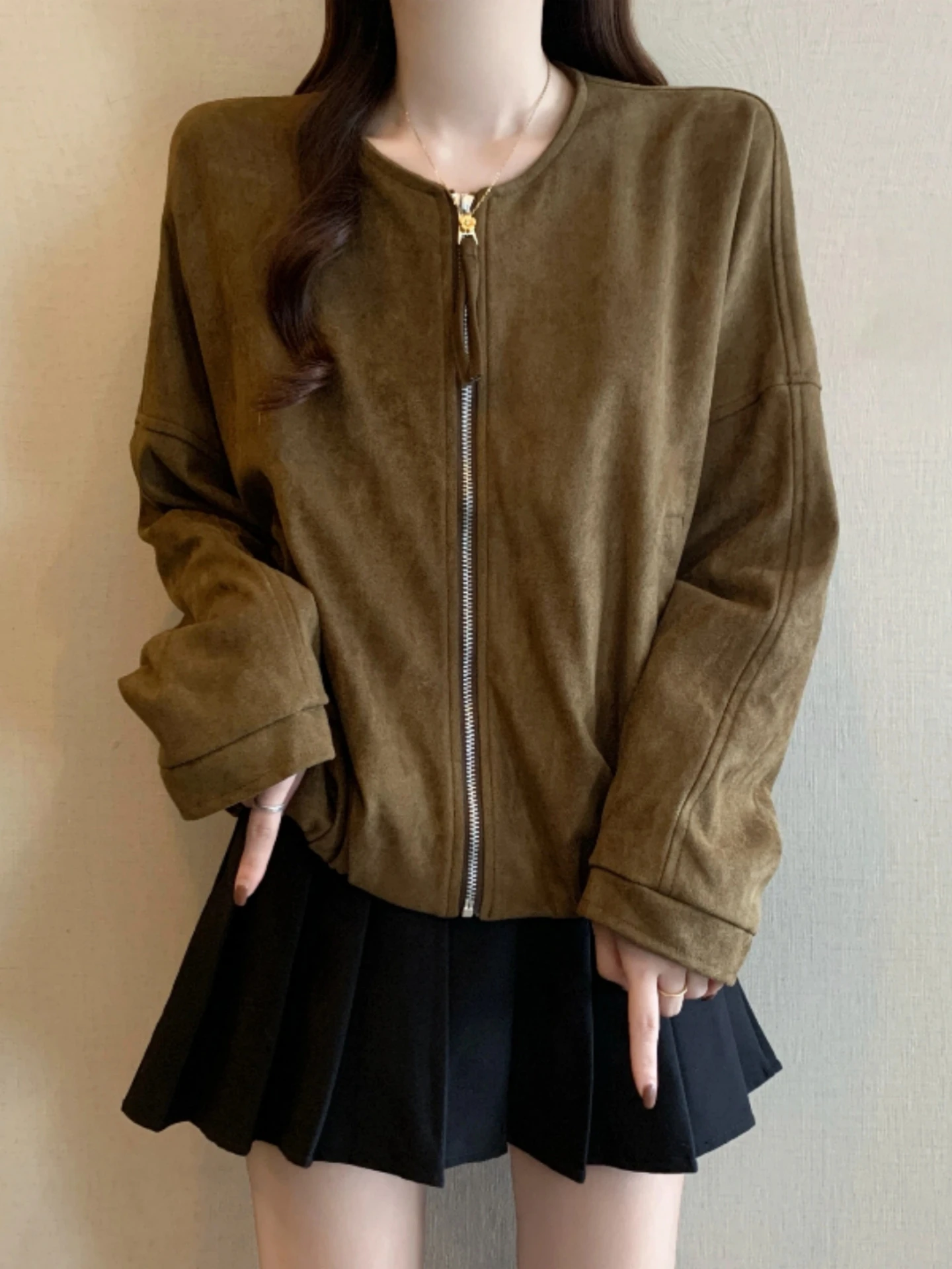 Caramel Suede Biker Short Jacket Women's Spring Autumn Large Size Slimming High-End Vintage Top round Neck Zipper Closure
Caramel Suede Biker Short Jacket Women's Spring Autumn Large Size Slimming High-End Vintage Top round Neck Zipper Closure
