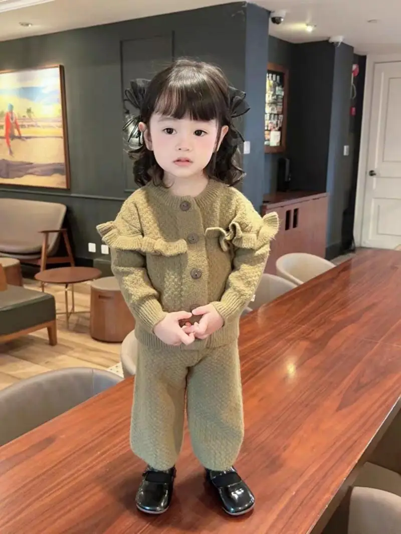 Girls' Clothing 2024 Spring and Autumn New Knitted Korean Fashion Suit Sweater Cardigan Wide-leg Pants Suit Casual Fashion
Girls' Clothing 2024 Spring and Autumn New Knitted Korean Fashion Suit Sweater Cardigan Wide-leg Pants Suit Casual Fashion