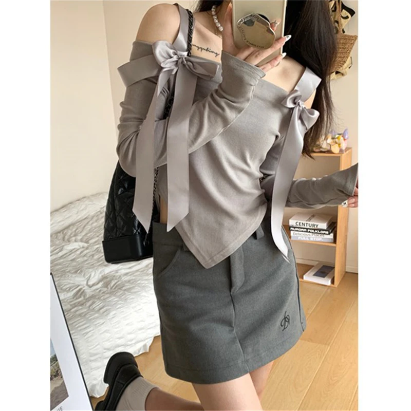 French Millennium Spicy Girl Grey Butterfly Knot Off Shoulder T-shirt Women's Summer New Outwear Slim Fit Long sleeved Top
French Millennium Spicy Girl Grey Butterfly Knot Off Shoulder T-shirt Women's Summer New Outwear Slim Fit Long sleeved Top