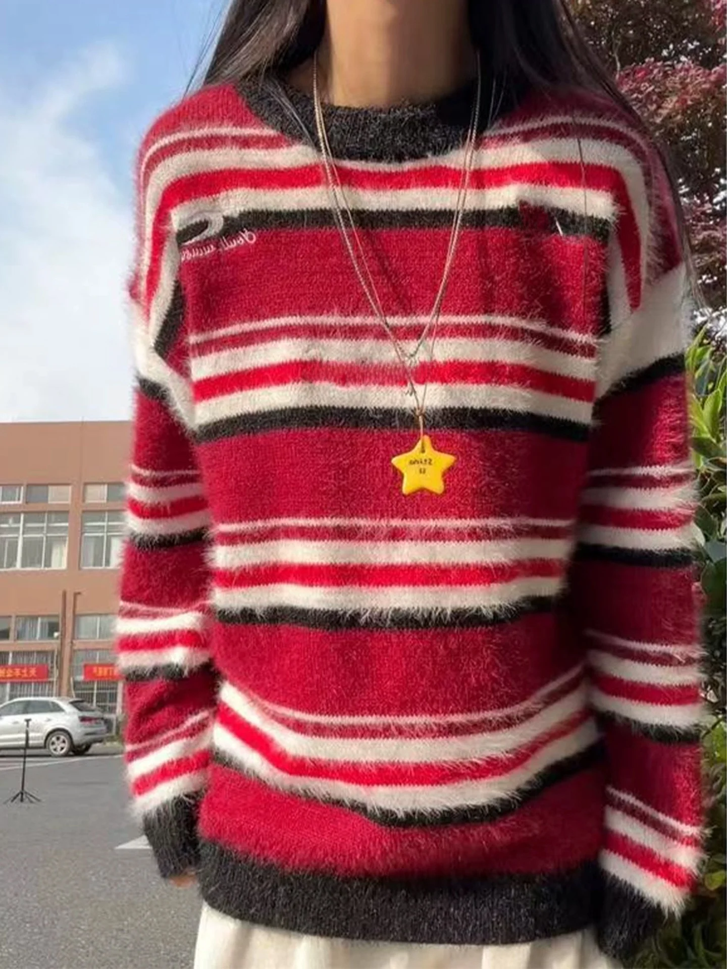 Мужской пуловер в стиле ретро с американской полосатой вязкой из норки, круглый вырез, осенне-зимний, теплый, мягкий, из смесового волокна, базовый слой для многослойных образов
Мужской пуловер в стиле ретро с американской полосатой вязкой из норки, круглый вырез, осенне-зимний, теплый, мягкий, из смесового волокна, базовый слой для многослойных образов