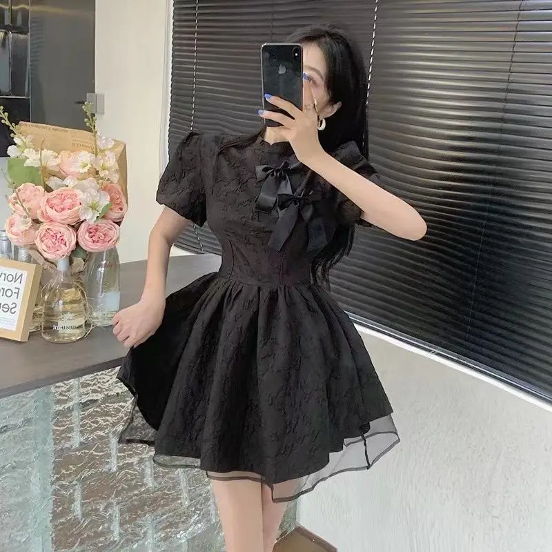 Korejpaa Elegant Black Dress 2025 Summer Stand Collar Bow Mini Dresses Women Short Sleeve High Waist Slimming Vintage Clothes
Korejpaa Elegant Black Dress 2025 Summer Stand Collar Bow Mini Dresses Women Short Sleeve High Waist Slimming Vintage Clothes