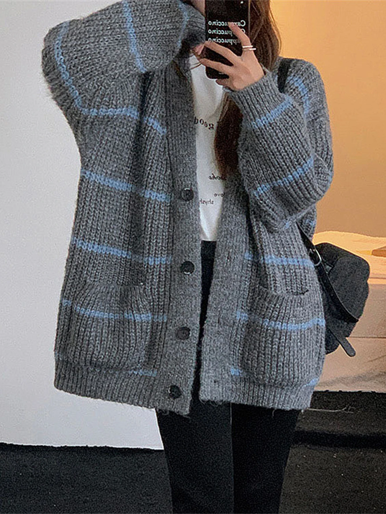 UNIKTEE Women's Long Sleeve Cardigan Solid Color Stripes Single Breasted Autumn Winter Fashion Women's Top with Pockets
UNIKTEE Women's Long Sleeve Cardigan Solid Color Stripes Single Breasted Autumn Winter Fashion Women's Top with Pockets