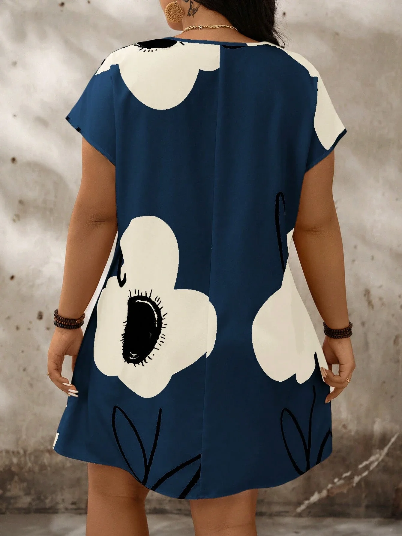 Plus Size Floral Notch V-Neck Batwing Sleeve Summer Boho Mini Dress
Plus Size Floral Notch V-Neck Batwing Sleeve Summer Boho Mini Dress