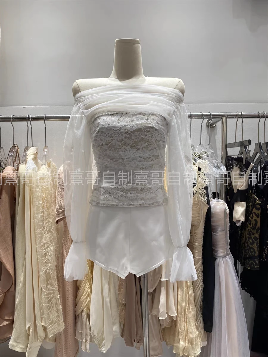 Women's Summer Elegant Slash Neck Gauze Lantern Sleeve Slim Blouse Top Lady Summer Long Sleeve Off Shoulder Lace Floral Top
Women's Summer Elegant Slash Neck Gauze Lantern Sleeve Slim Blouse Top Lady Summer Long Sleeve Off Shoulder Lace Floral Top