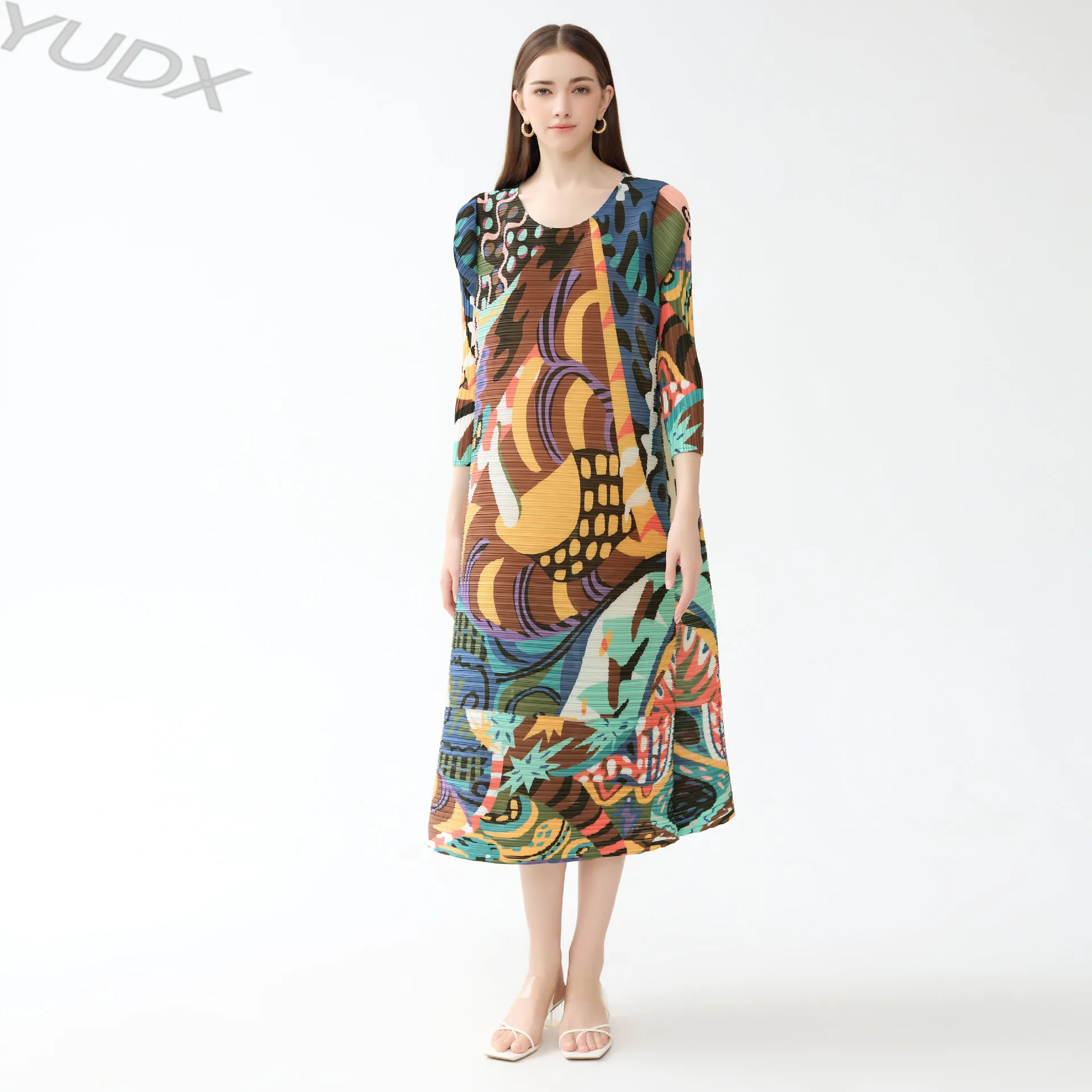 Colorful Painting Loose Big Size Casual Women's Dress 2023 Autumn and Winter New Round Neck Seven-quarter Sleeve Pleated Skirt
Colorful Painting Loose Big Size Casual Women's Dress 2023 Autumn and Winter New Round Neck Seven-quarter Sleeve Pleated Skirt