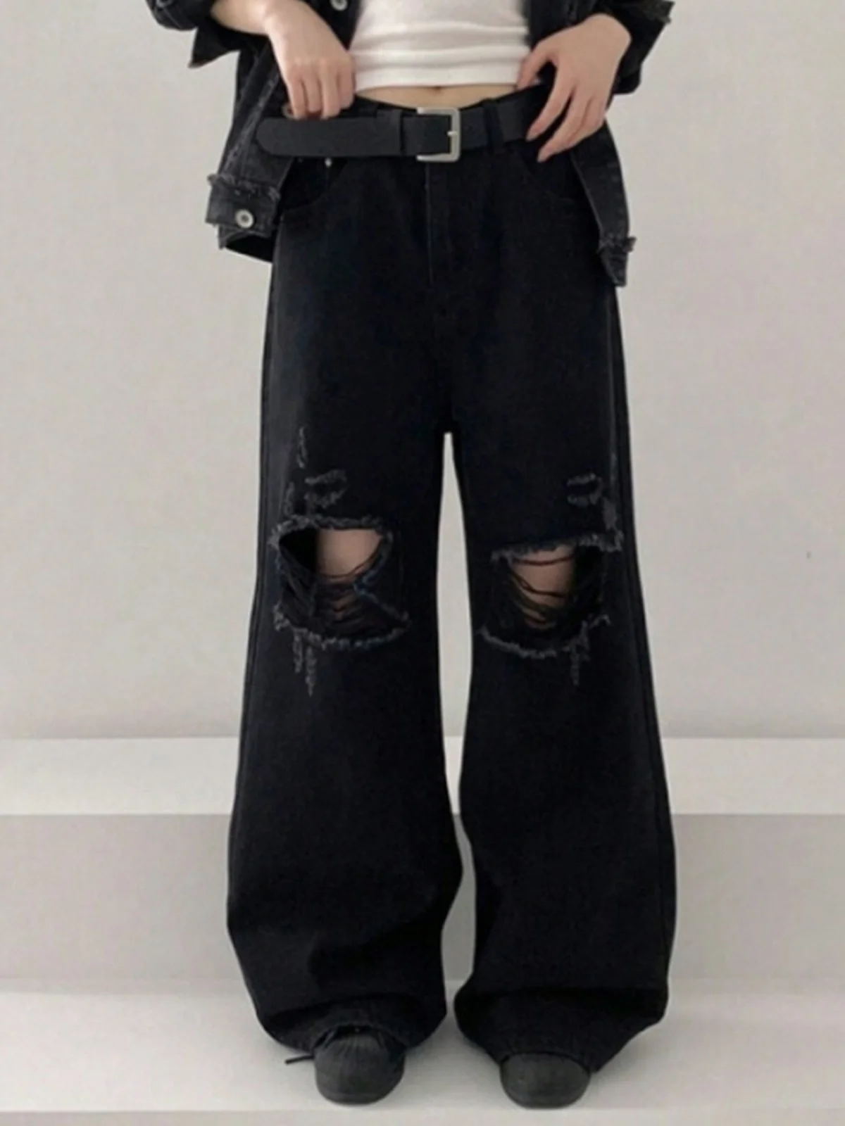 High Waist Black Distressed Wide Leg Straight Cut Women's Jeans Korean Chic Loose Fit Floor Length Trousers
High Waist Black Distressed Wide Leg Straight Cut Women's Jeans Korean Chic Loose Fit Floor Length Trousers