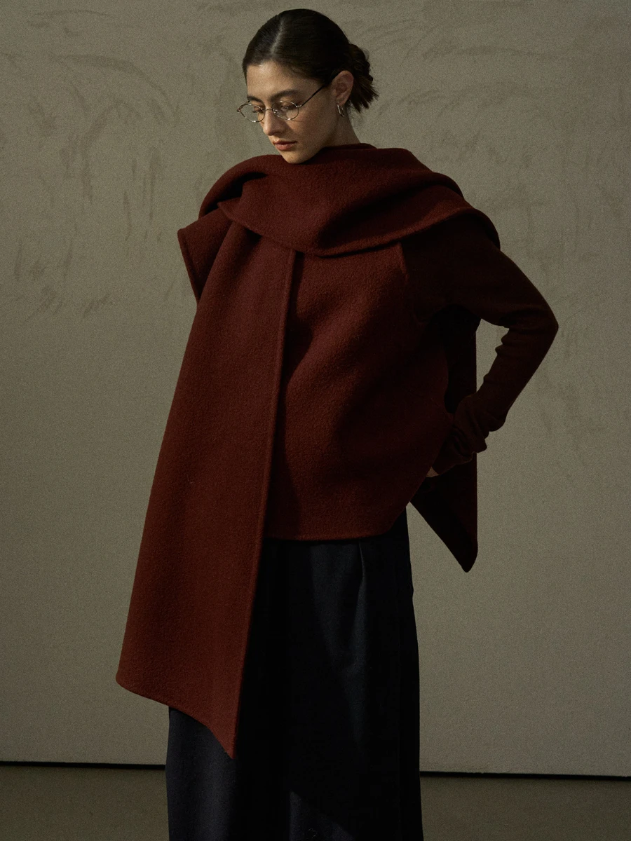 Новое шерстяное пальто из чистой шерсти с двусторонним ворсом, круглой формы, А-силуэта, для женщин, осенне-зимнее, многослойное, с эффектом шарфа
Новое шерстяное пальто из чистой шерсти с двусторонним ворсом, круглой формы, А-силуэта, для женщин, осенне-зимнее, многослойное, с эффектом шарфа