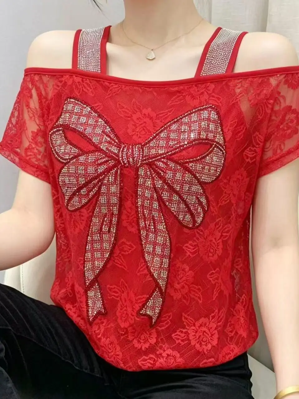 Summer 2026 Women's Lace Top Slimming Design Shoulder Bared Rhinestone Personality Temperament Small Shirt Original Design ...
Summer 2026 Women's Lace Top Slimming Design Shoulder Bared Rhinestone Personality Temperament Small Shirt Original Design ...