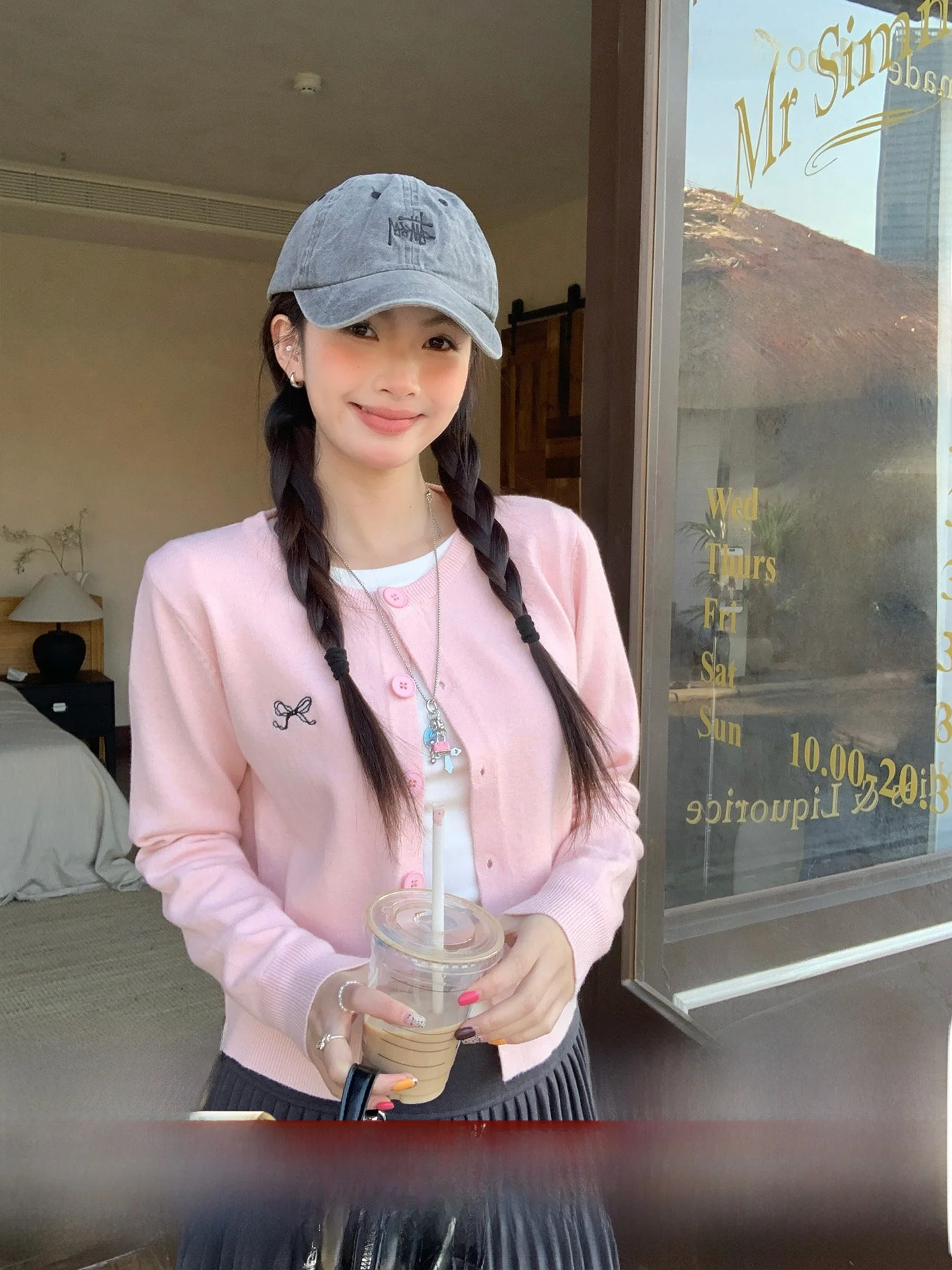 Розовый тонкий кардиган с вышивкой, женский, на раннюю весну, 2026, новинка, корейский стиль, приталенный, с длинными рукавами, с узлом
Розовый тонкий кардиган с вышивкой, женский, на раннюю весну, 2026, новинка, корейский стиль, приталенный, с длинными рукавами, с узлом