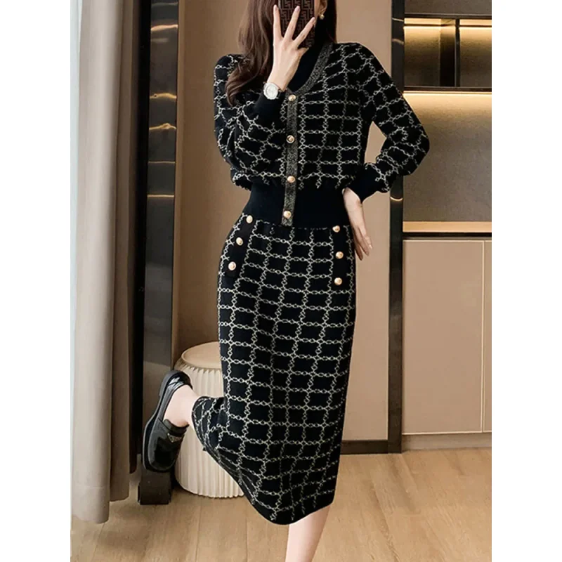 Элегантный тонкий клетчатый трикотажный комплект из 2 предметов, женский свитер с полуводолазкой, пуловер, топы, Conjuntos, корейские юбки с высокой талией, наряд
Элегантный тонкий клетчатый трикотажный комплект из 2 предметов, женский свитер с полуводолазкой, пуловер, топы, Conjuntos, корейские юбки с высокой талией, наряд