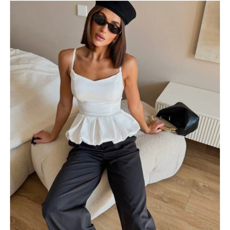 European and American A-line Halter Top for Women Slimming and Form-fitting Solid Color Top, Elegant and Versatile for Commuting
European and American A-line Halter Top for Women Slimming and Form-fitting Solid Color Top, Elegant and Versatile for Commuting