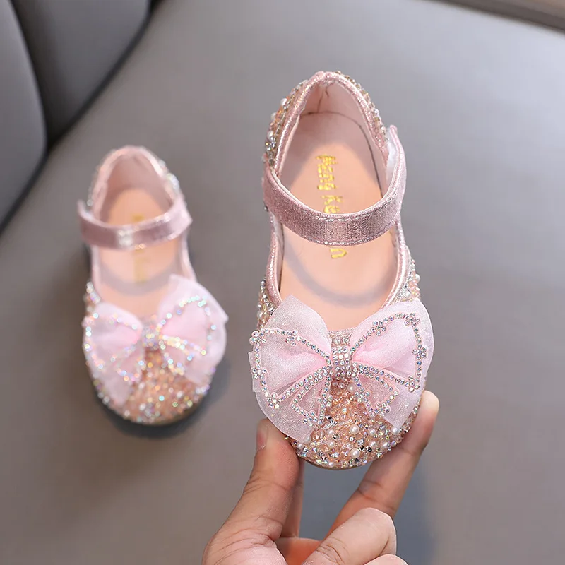 2023 Fashion Rhinestone Bow Girls Leather Shoes Children Princess Party Dance Shoes Casual Kids Flats Student Performance Shoes
2023 Fashion Rhinestone Bow Girls Leather Shoes Children Princess Party Dance Shoes Casual Kids Flats Student Performance Shoes