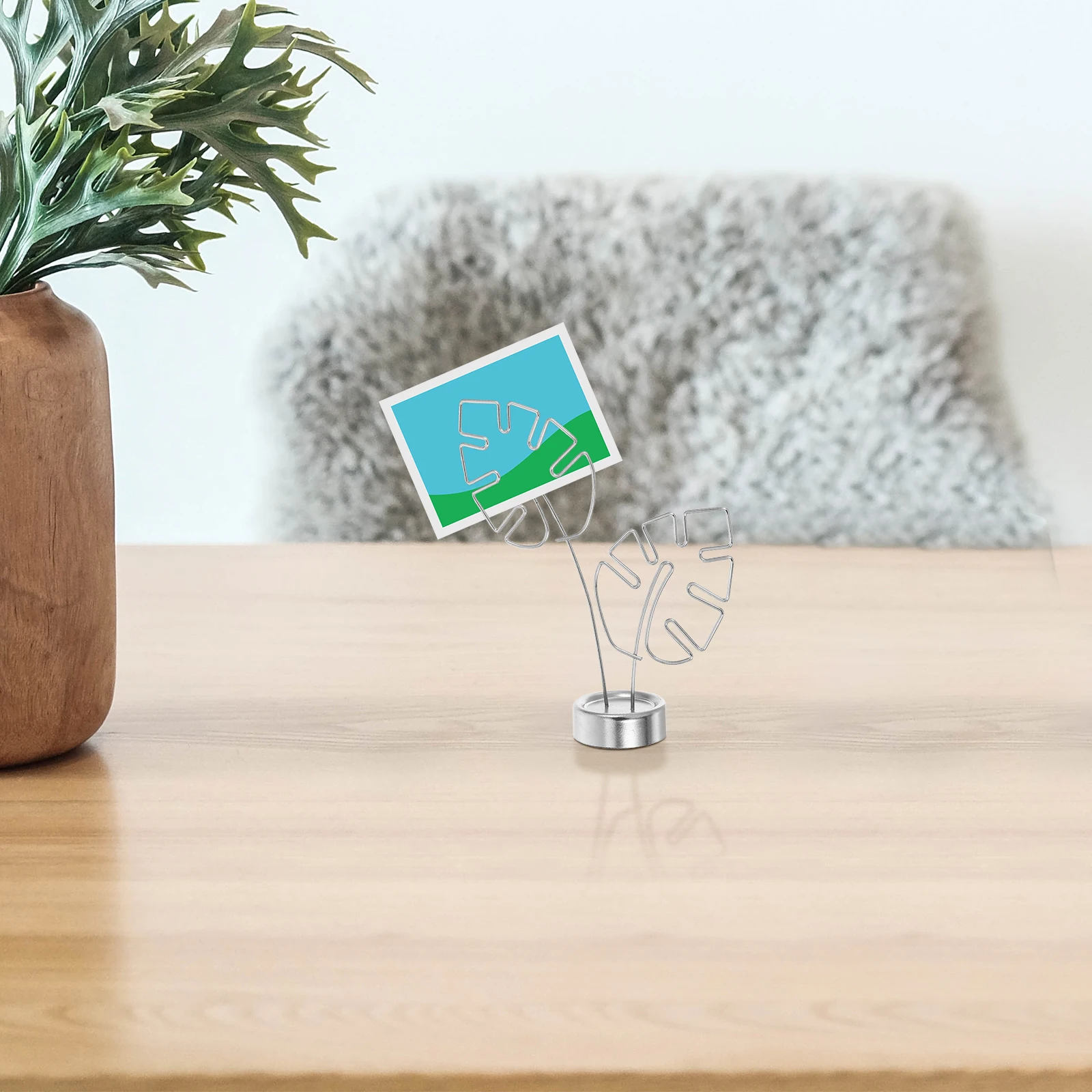 1pcs Shape Memo Desktop Clip Holder For Desk Display Card Photo Memo Holder Note Stand Office Organizer Paper Clip
1pcs Shape Memo Desktop Clip Holder For Desk Display Card Photo Memo Holder Note Stand Office Organizer Paper Clip