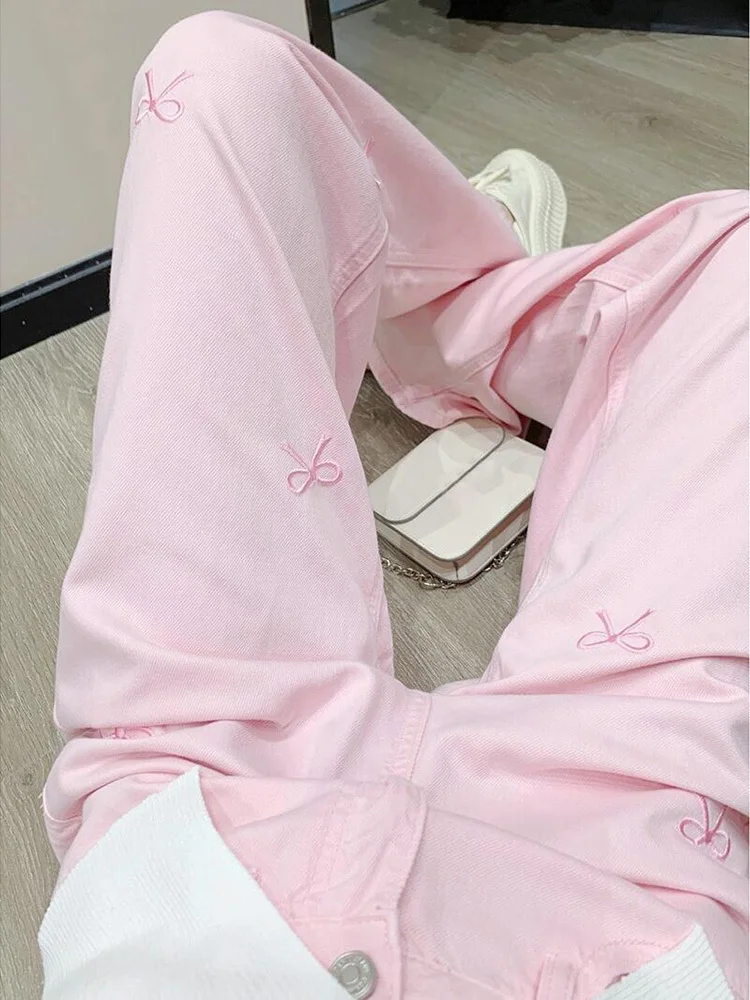 Pink Korean version bow embroidered jeans for women spring summer 2025 high waist straight leg pants
Pink Korean version bow embroidered jeans for women spring summer 2025 high waist straight leg pants