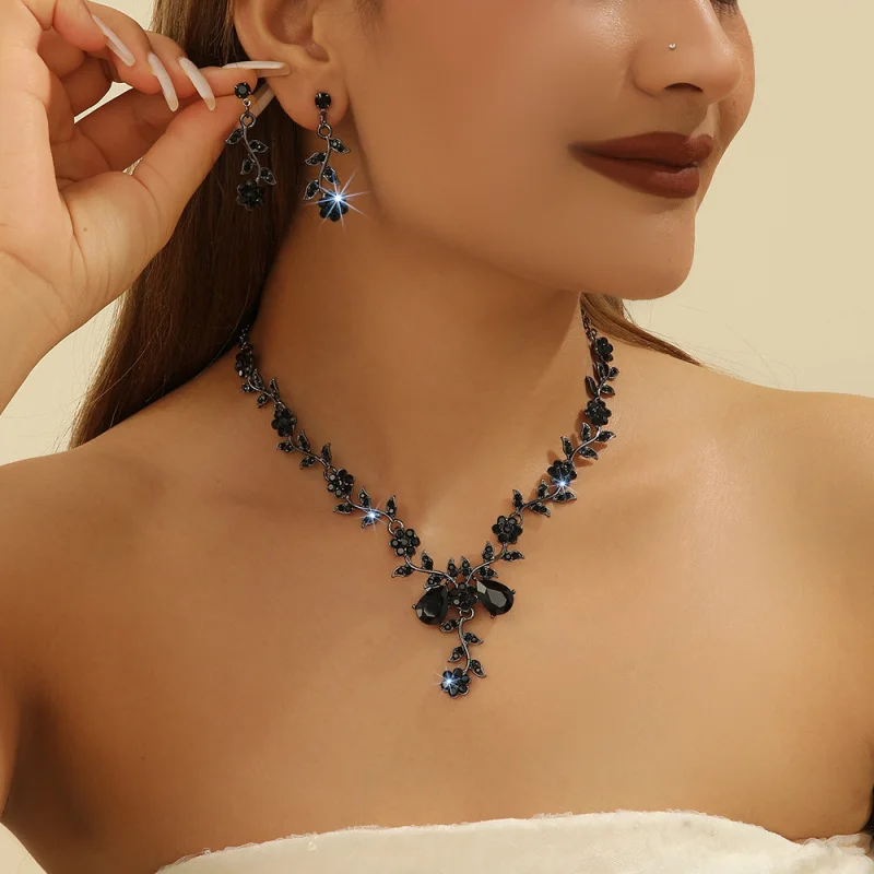 Bridal Rhinestone Crystal Necklace and Earring Set for Women Prom Dress Accessories Wholesale
Bridal Rhinestone Crystal Necklace and Earring Set for Women Prom Dress Accessories Wholesale