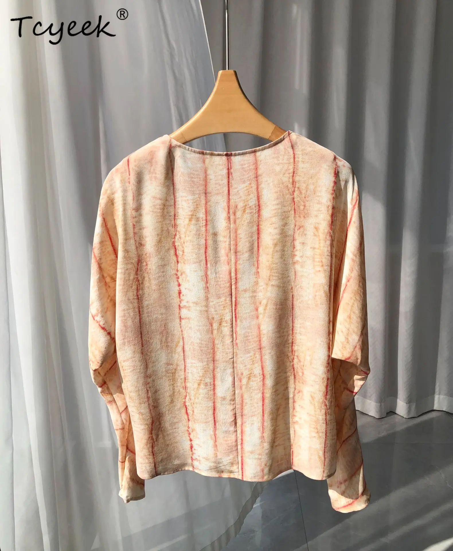 Tcyeek, 17MM 100%Real Silk Elegant Shirt, Women Long Sleeve O Neck Tie Dye Print, Retro Commute Blouse, 2024 Summer T458122QM
Tcyeek, 17MM 100%Real Silk Elegant Shirt, Women Long Sleeve O Neck Tie Dye Print, Retro Commute Blouse, 2024 Summer T458122QM