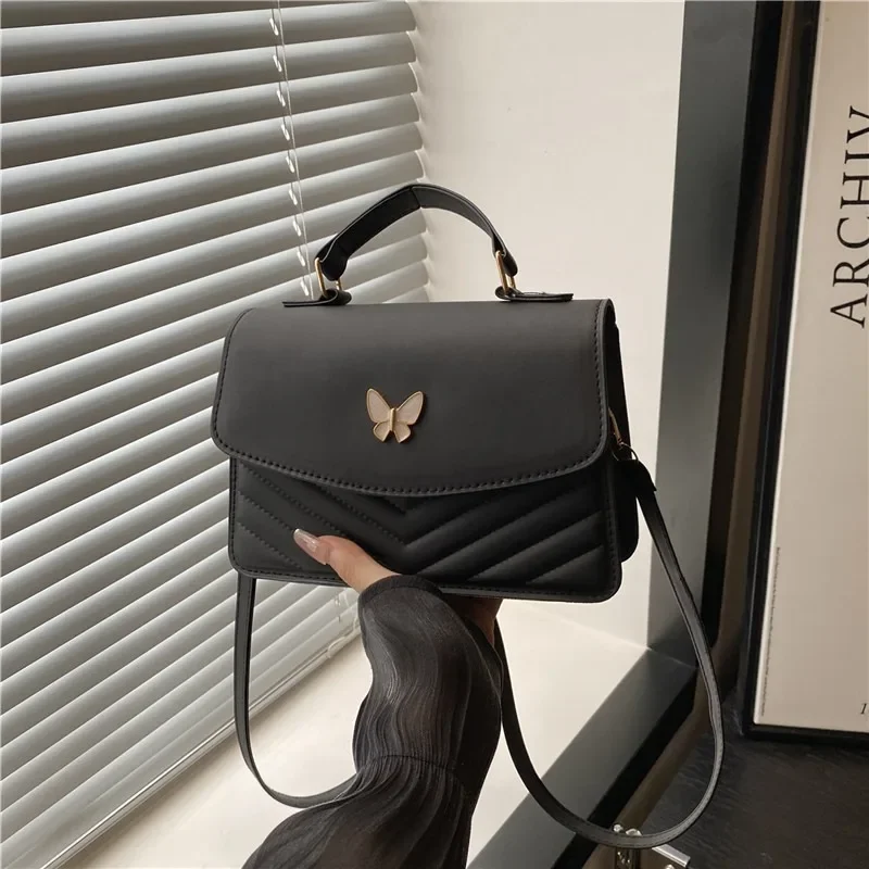 Simple and Fashionable Messenger Bag Solid Color Shoulder Bag Niche Versatile Portable Small Square Bag
Simple and Fashionable Messenger Bag Solid Color Shoulder Bag Niche Versatile Portable Small Square Bag
