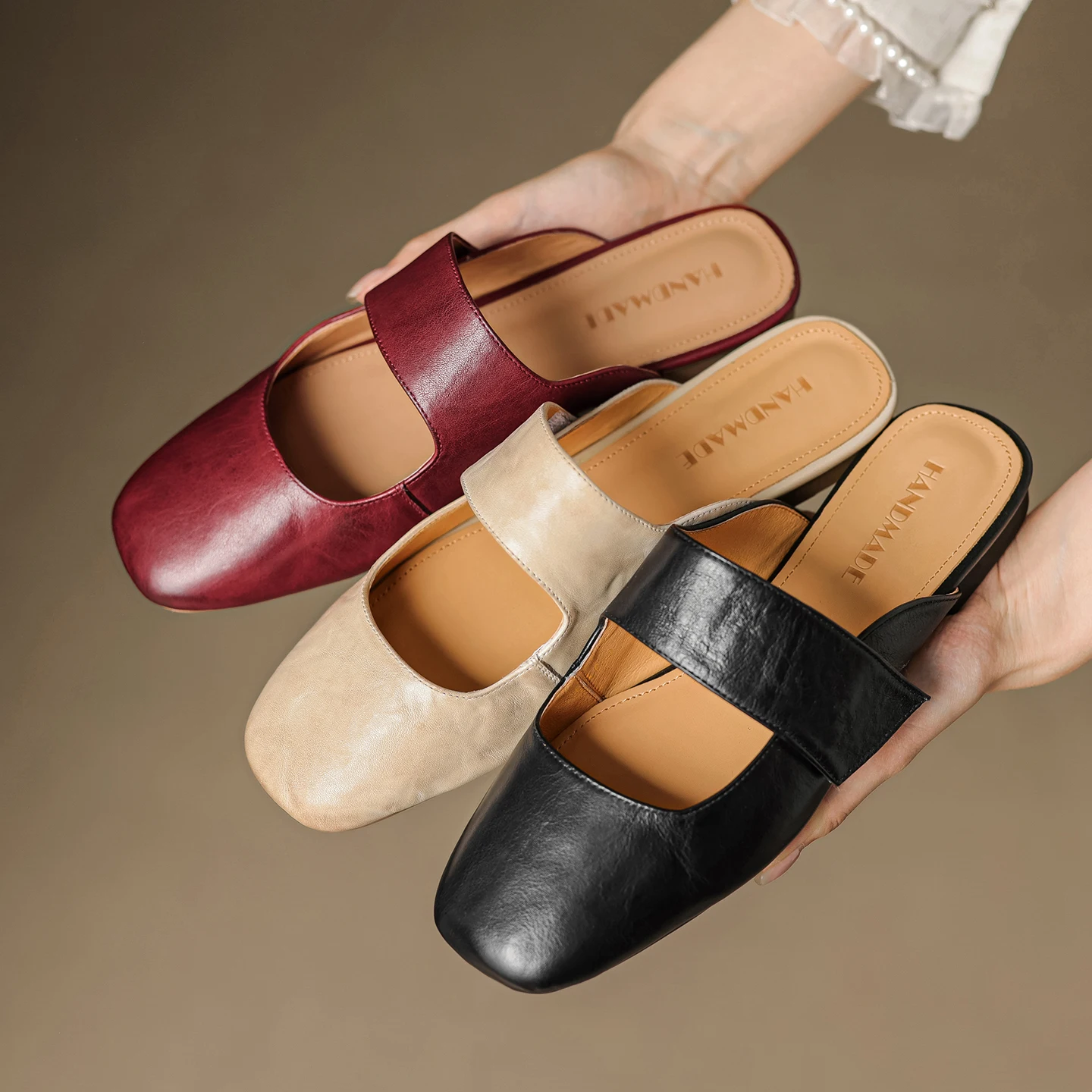 2026 new summer women sandals natural leather 22-25cm cowhide+pigskin square toe buckle mules low heel women shoes fashion
2026 new summer women sandals natural leather 22-25cm cowhide+pigskin square toe buckle mules low heel women shoes fashion