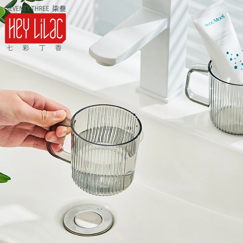 HeY LiLac bathroom accessories Mouthwash cup with Cup handle Creative inverted drain couple students Toothbrush holder brushing
HeY LiLac bathroom accessories Mouthwash cup with Cup handle Creative inverted drain couple students Toothbrush holder brushing