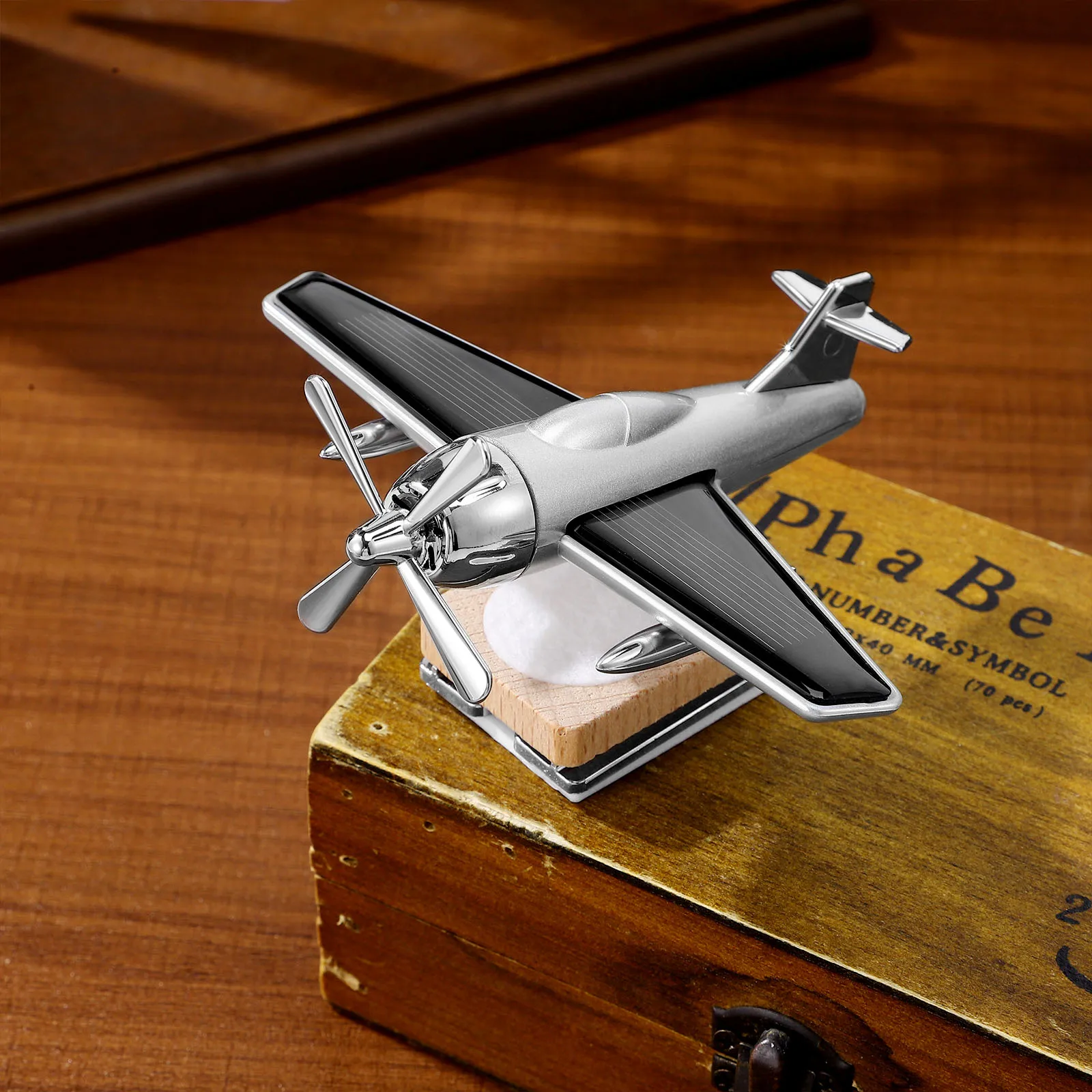 Air Freshener Solar Plane Ornament Durable Material Long Life Car Perfume Diffuser Turntable Aromatherapy Accessory Car Decor
Air Freshener Solar Plane Ornament Durable Material Long Life Car Perfume Diffuser Turntable Aromatherapy Accessory Car Decor