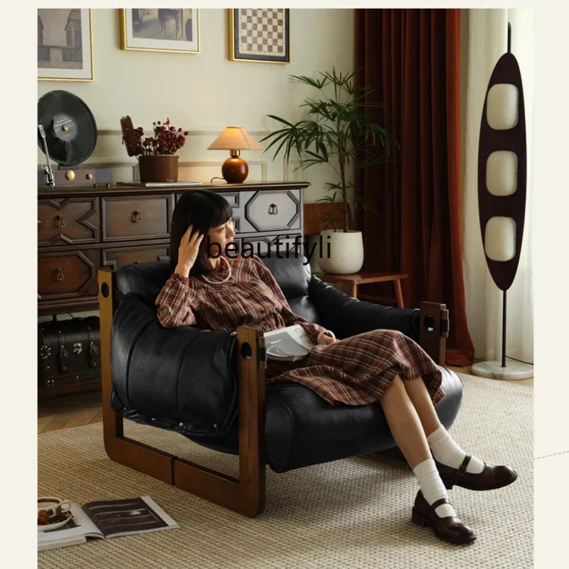Single sofa chair, antique leather sofa in living room, casual solid wood retro recliner
Single sofa chair, antique leather sofa in living room, casual solid wood retro recliner