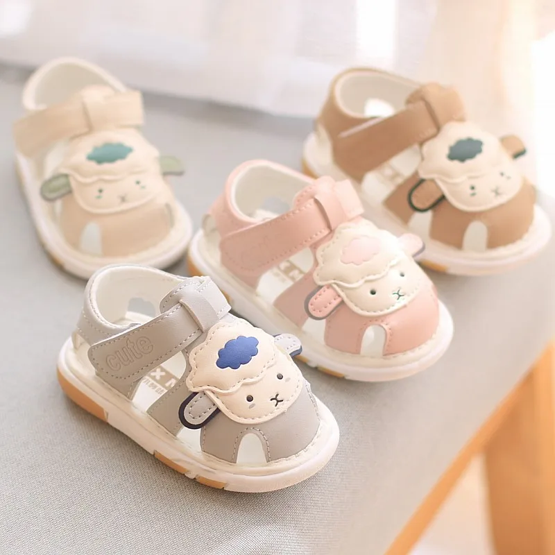 Новые летние детские сандалии, мягкая нескользящая обувь для мальчиков и девочек, обувь для прогулок для малышей, детские сандалии с закрытым носком
Новые летние детские сандалии, мягкая нескользящая обувь для мальчиков и девочек, обувь для прогулок для малышей, детские сандалии с закрытым носком