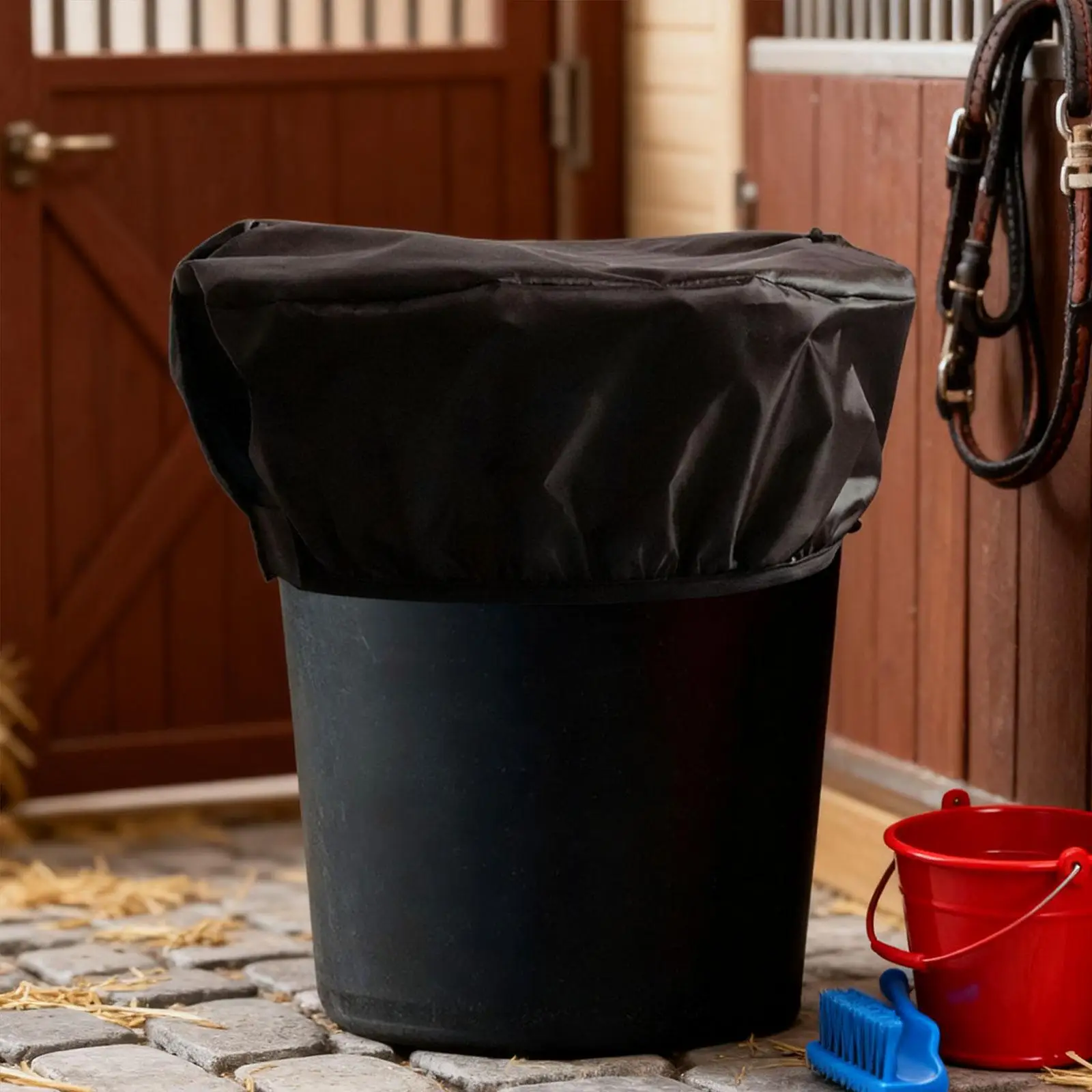 Оксфордская ткань, изолированная водонепроницаемая чаша для подачи, ведро, эластичная крышка, крышка для воды, принадлежности для лошадей
Оксфордская ткань, изолированная водонепроницаемая чаша для подачи, ведро, эластичная крышка, крышка для воды, принадлежности для лошадей