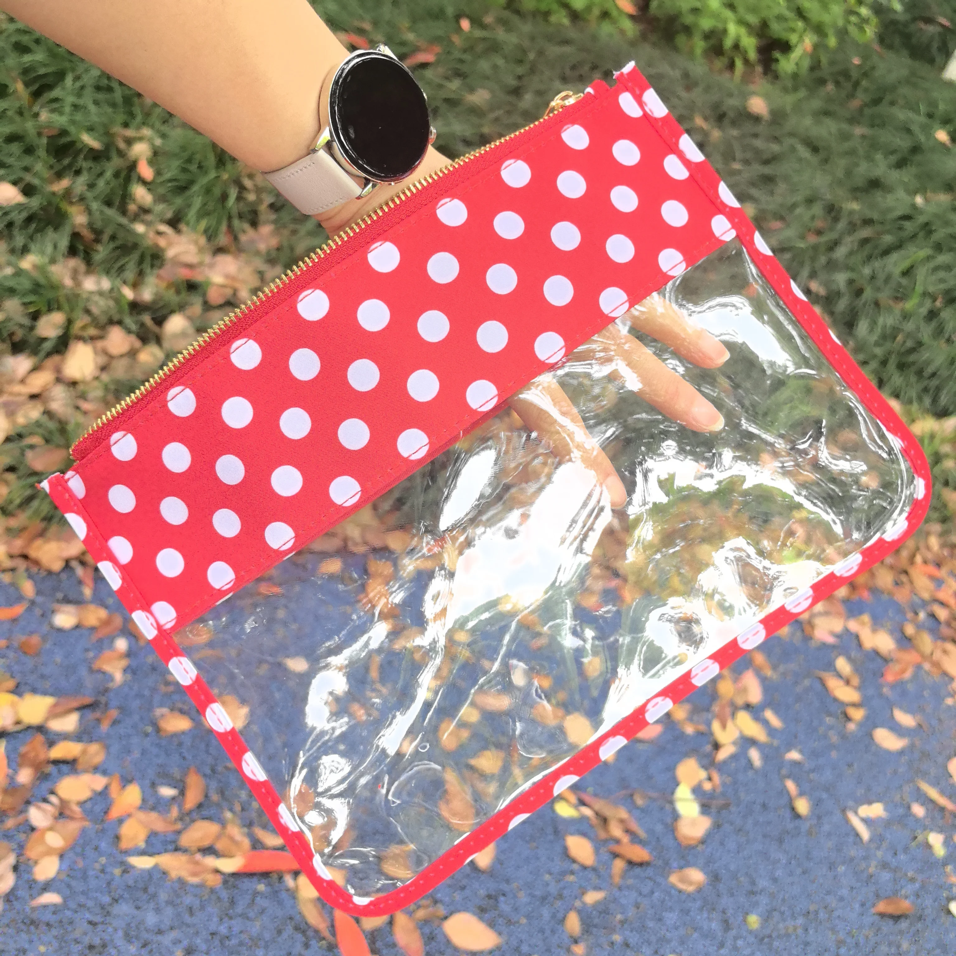 2024 new nylon waterproof fashion red and white polka dot transparent bag ladies cosmetic bag ladies clutch pvc transparent bag
2024 new nylon waterproof fashion red and white polka dot transparent bag ladies cosmetic bag ladies clutch pvc transparent bag