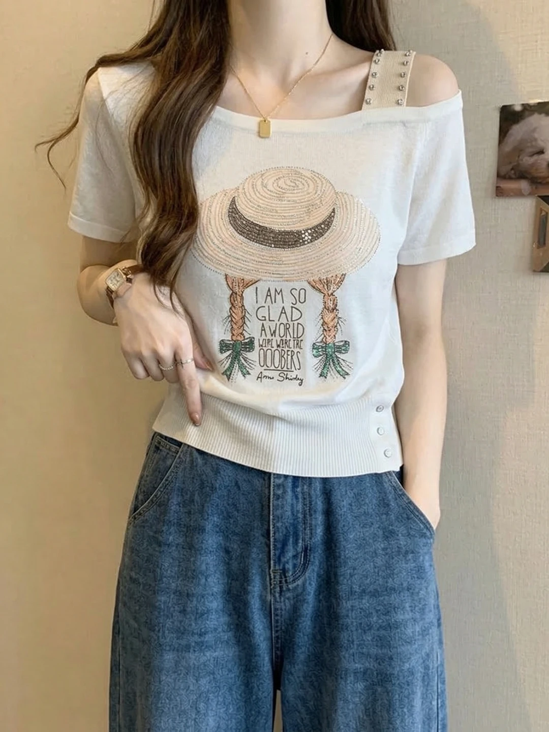 Fashionable Knitted Short Sleeve Shoulder Bared Women's Top plus Size Slimming Versatile Summer High End Feeling Korean Style
Fashionable Knitted Short Sleeve Shoulder Bared Women's Top plus Size Slimming Versatile Summer High End Feeling Korean Style