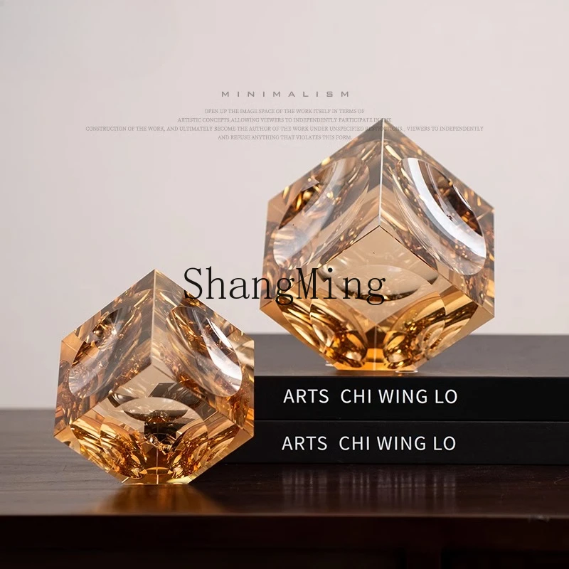 HJ high-end crystal geometric solid square amber glass ornament modern light luxury living room soft decoration jewelry
HJ high-end crystal geometric solid square amber glass ornament modern light luxury living room soft decoration jewelry