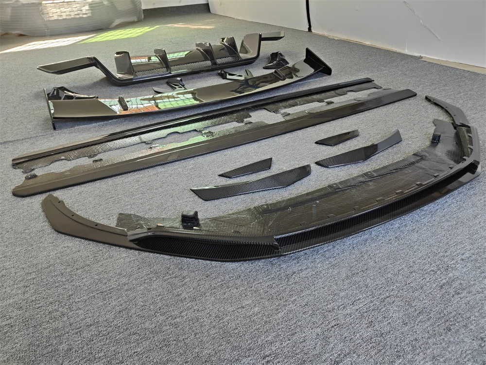 Suitable for 2016-2020 Audi R8 Upgraded Carbon Fiber P-type Front and Rear Diffuser Side Skirts and Rear Spoiler Body Kit
Suitable for 2016-2020 Audi R8 Upgraded Carbon Fiber P-type Front and Rear Diffuser Side Skirts and Rear Spoiler Body Kit