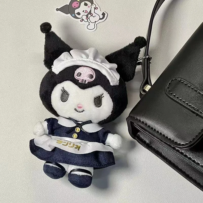 Kuromi Melody Maid Cafe, ограниченная серия, плюшевый брелок, милая мультяшная кукла, кавайная аниме-фигурка, подарок для девочек, коллекция фанатов
Kuromi Melody Maid Cafe, ограниченная серия, плюшевый брелок, милая мультяшная кукла, кавайная аниме-фигурка, подарок для девочек, коллекция фанатов
