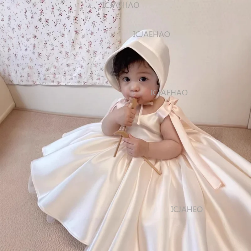 Kids Princess Dress Children Korean Style Baby Girl First Birthday White Tutu Gown CostumeSatin Elegant Simple Bow Sleeveless
Kids Princess Dress Children Korean Style Baby Girl First Birthday White Tutu Gown CostumeSatin Elegant Simple Bow Sleeveless