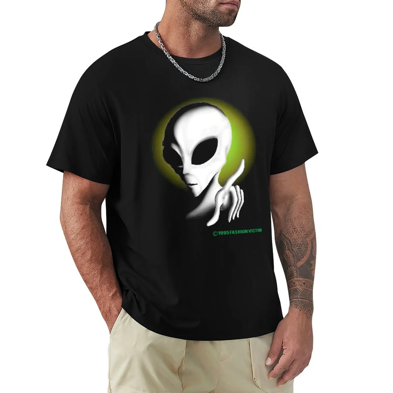 1995 ALIEN Vintage Glow In The Dark Fashion Victim T-Shirt vintage clothes graphic shirts t shirt men
1995 ALIEN Vintage Glow In The Dark Fashion Victim T-Shirt vintage clothes graphic shirts t shirt men