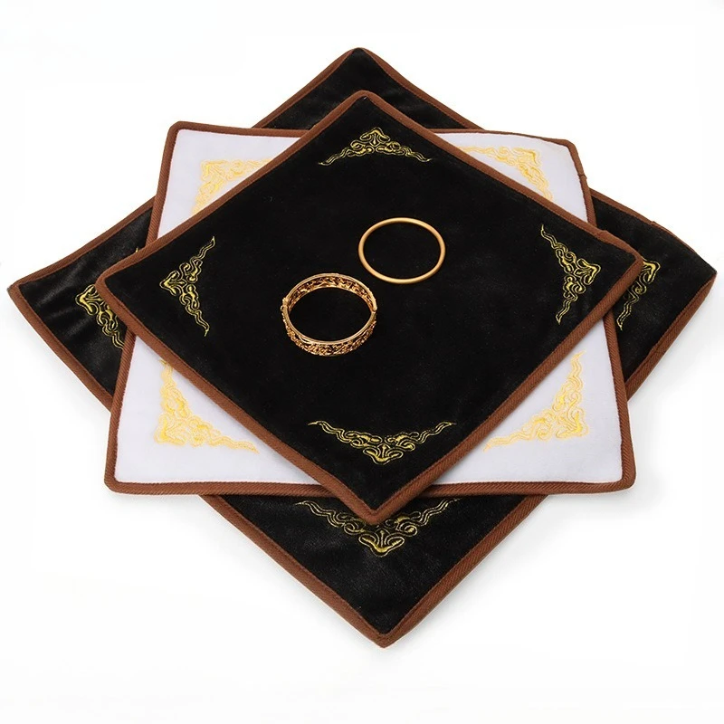 Counter Look Fabric Black/White Double-sided Embroidered Fleece Wenwan Shooting Pad Fabric Jade Jewelry Display Cloth
Counter Look Fabric Black/White Double-sided Embroidered Fleece Wenwan Shooting Pad Fabric Jade Jewelry Display Cloth