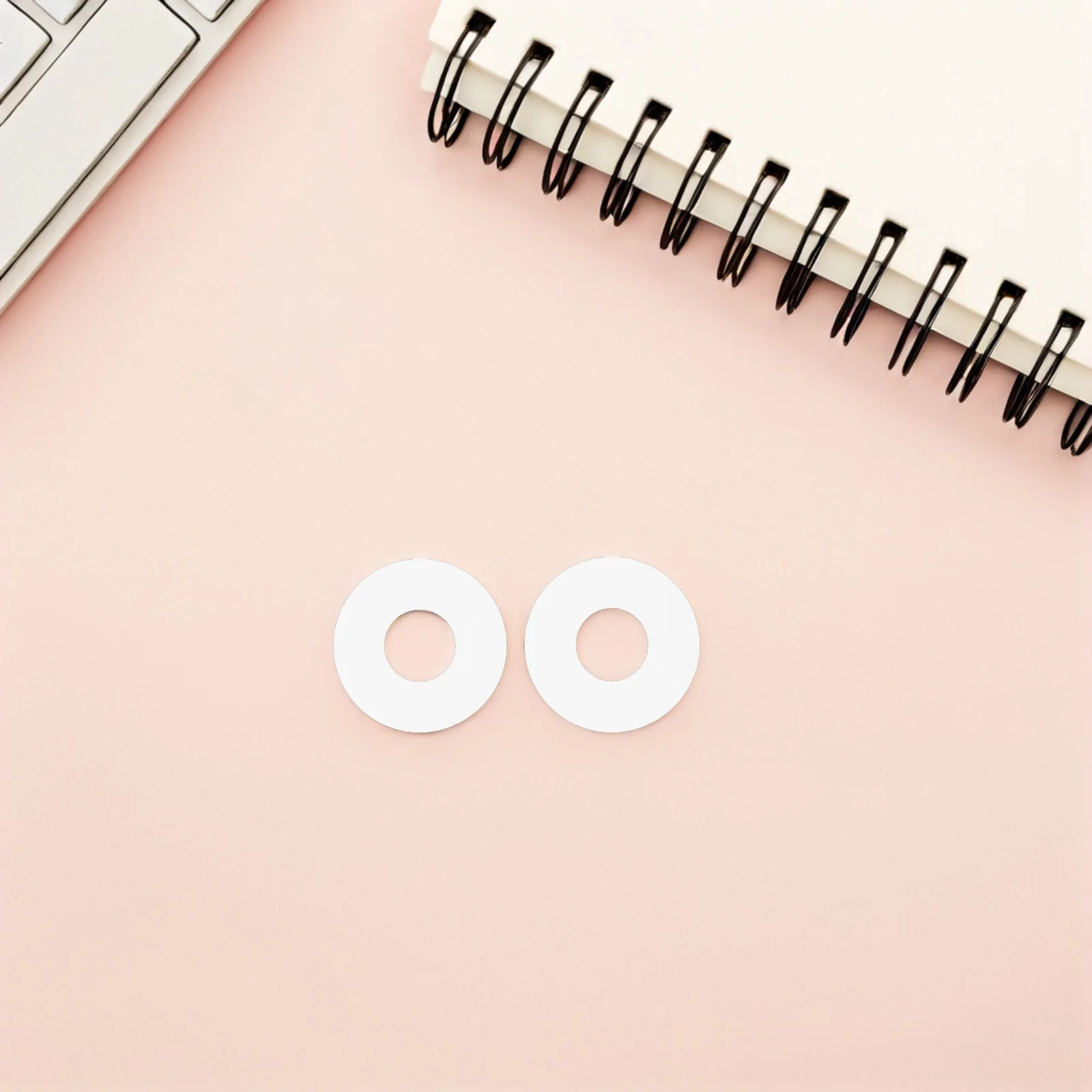 750Pcs Clear Hole Punch Reinforcers Ultrathin Repair Stickers for Ripped Paper Pages Easy Peel and Stick Office School
750Pcs Clear Hole Punch Reinforcers Ultrathin Repair Stickers for Ripped Paper Pages Easy Peel and Stick Office School