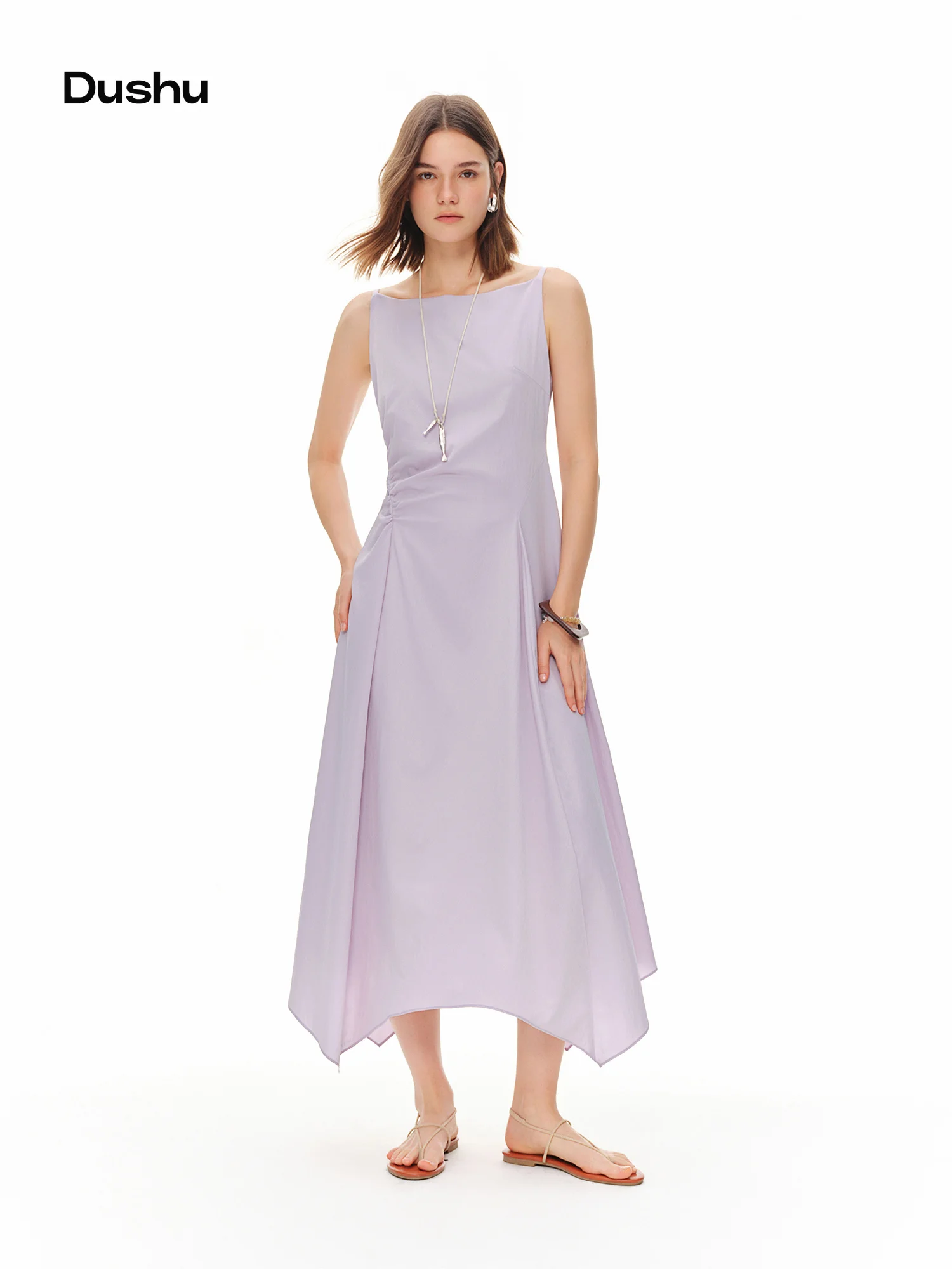 DUSHU 2026 Summer Women Minimalist Off-the-Shoulder Slip Dress Architectural Drape Understated Luxury for City Evening Elegance
DUSHU 2026 Summer Women Minimalist Off-the-Shoulder Slip Dress Architectural Drape Understated Luxury for City Evening Elegance