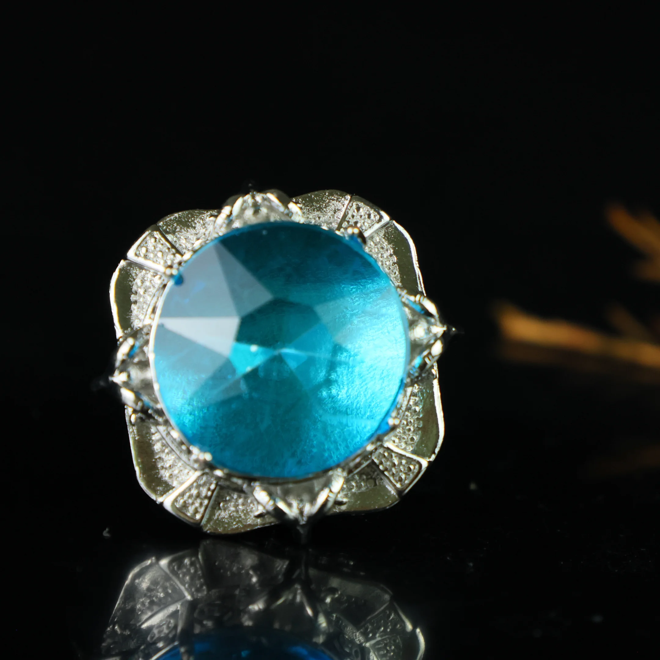 Кольцо FN из белого золота 14 карат с овальным бриллиантом VVS1, выращенным в лаборатории, 5 карат, для свадьбы
Кольцо FN из белого золота 14 карат с овальным бриллиантом VVS1, выращенным в лаборатории, 5 карат, для свадьбы