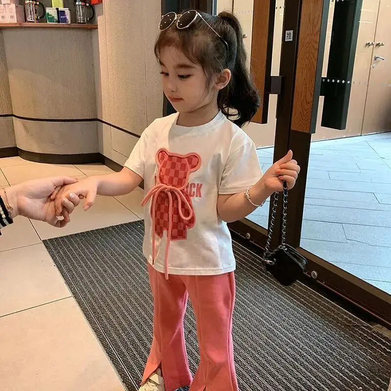 Kids Girls Clothes Set New Summer Cartoon Printing Short-sleeved T-shirt Flared Pants Two-piece Children's Baby Clothing
Kids Girls Clothes Set New Summer Cartoon Printing Short-sleeved T-shirt Flared Pants Two-piece Children's Baby Clothing