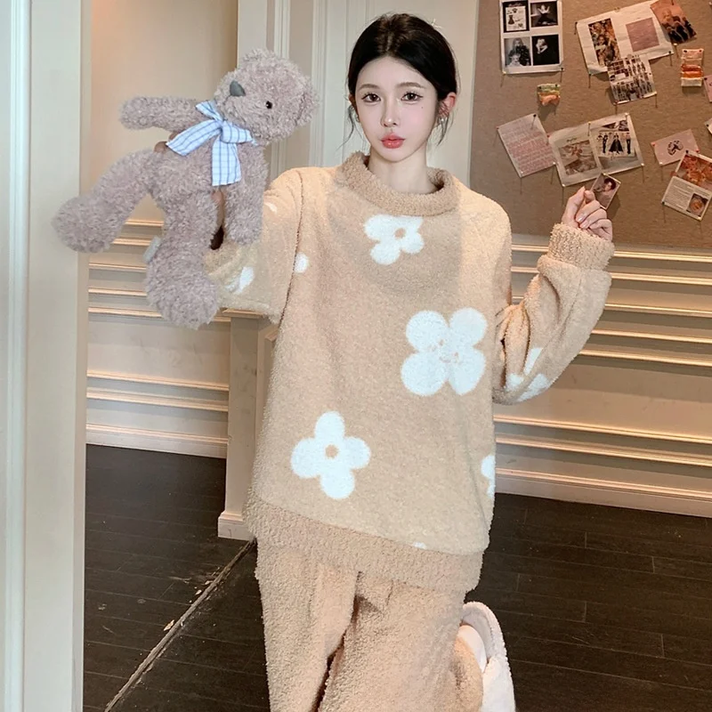 Thickened Half-Fleece Women's Sleepwear Long Sleeve Crew Neck Home Clothes Winter Warm Cute Girl Internet Celebrity Style
Thickened Half-Fleece Women's Sleepwear Long Sleeve Crew Neck Home Clothes Winter Warm Cute Girl Internet Celebrity Style