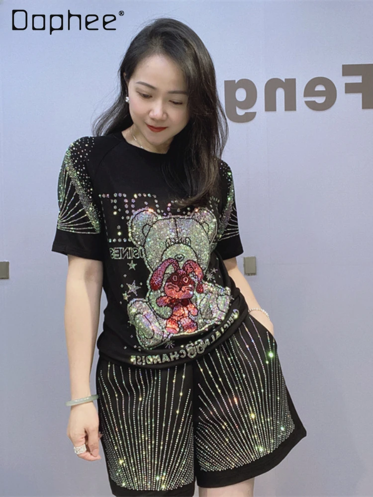 Rhinestone Suit Women 2024 Spring Summer New Round Neck Short Sleeve Cartoon T-shirt Elastic Waist Wide Leg Shorts Two-Piece Set
Rhinestone Suit Women 2024 Spring Summer New Round Neck Short Sleeve Cartoon T-shirt Elastic Waist Wide Leg Shorts Two-Piece Set