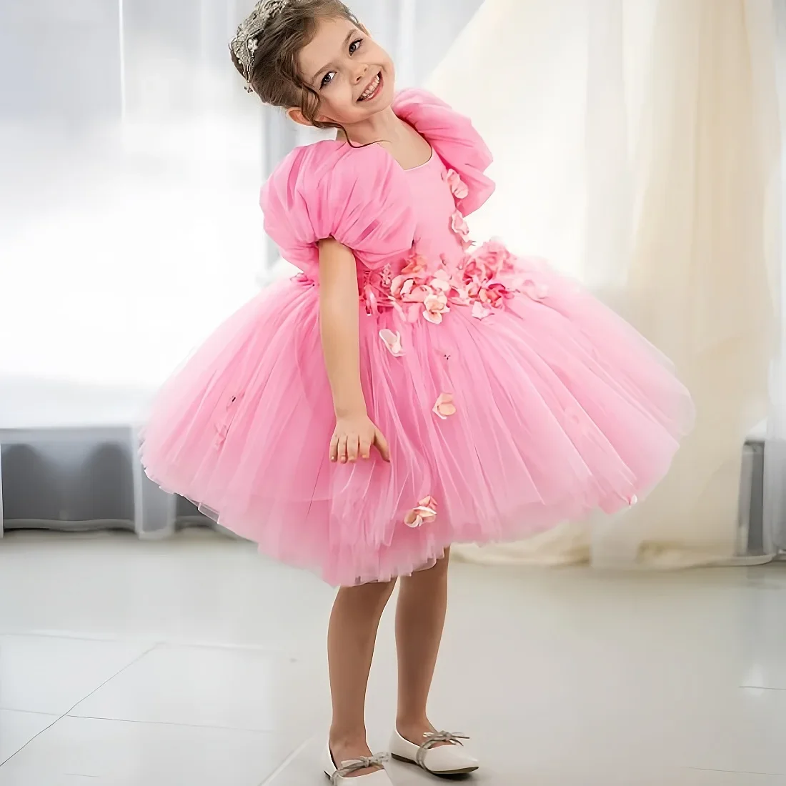 Розовое платье с цветочным узором для девочек, пышные рукава, открытая спина, овальный вырез, оборки, многоуровневое черное праздничное платье для девочек, рождественские пышные платья
Розовое платье с цветочным узором для девочек, пышные рукава, открытая спина, овальный вырез, оборки, многоуровневое черное праздничное платье для девочек, рождественские пышные платья