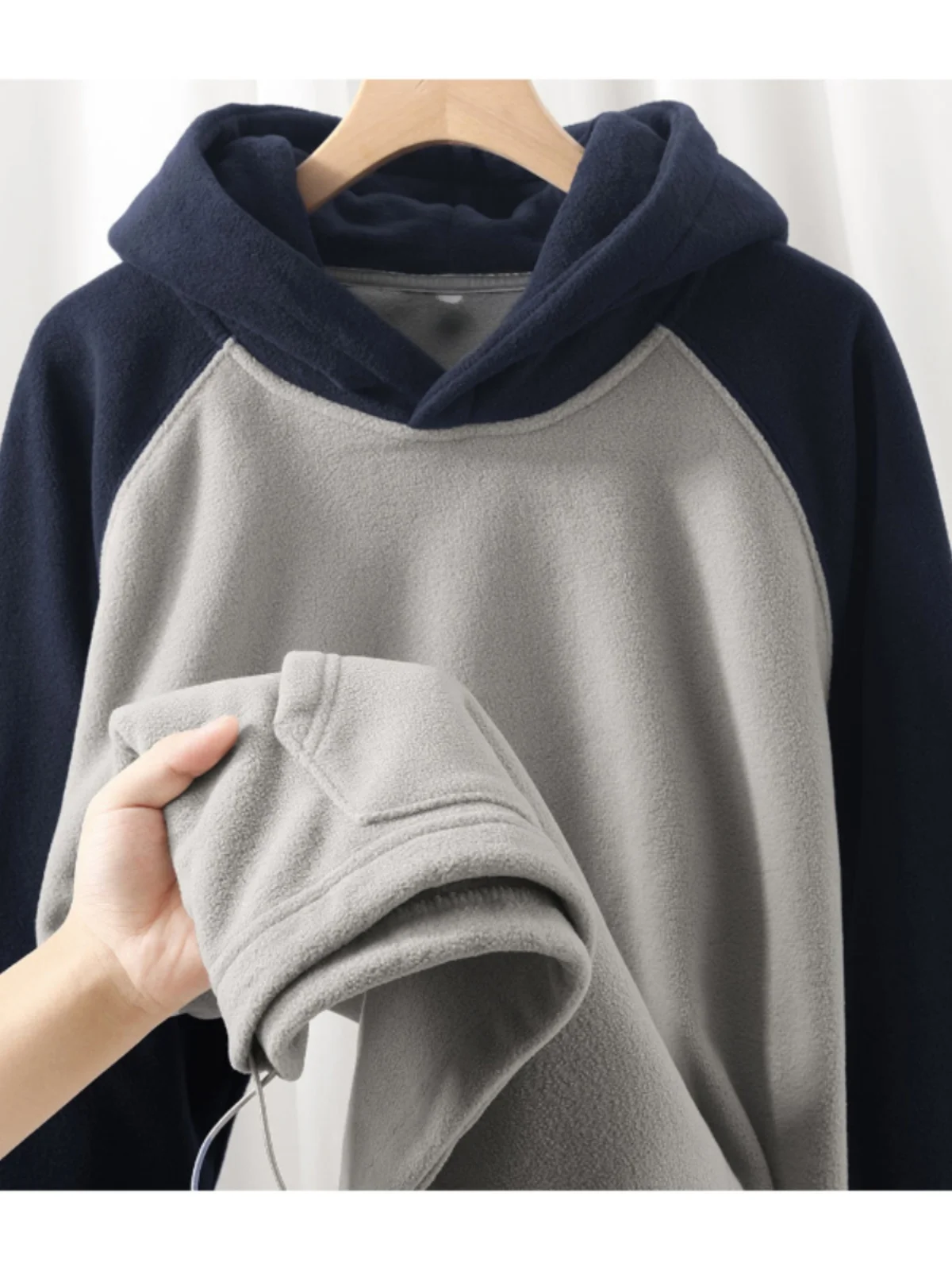 Gray Fleece Hoodie Sweatshirt Loose Casual Unisex Autumn Winter New Style Fashionable T-Shirt Polyester Fiber Long Sleeve Zipper
Gray Fleece Hoodie Sweatshirt Loose Casual Unisex Autumn Winter New Style Fashionable T-Shirt Polyester Fiber Long Sleeve Zipper
