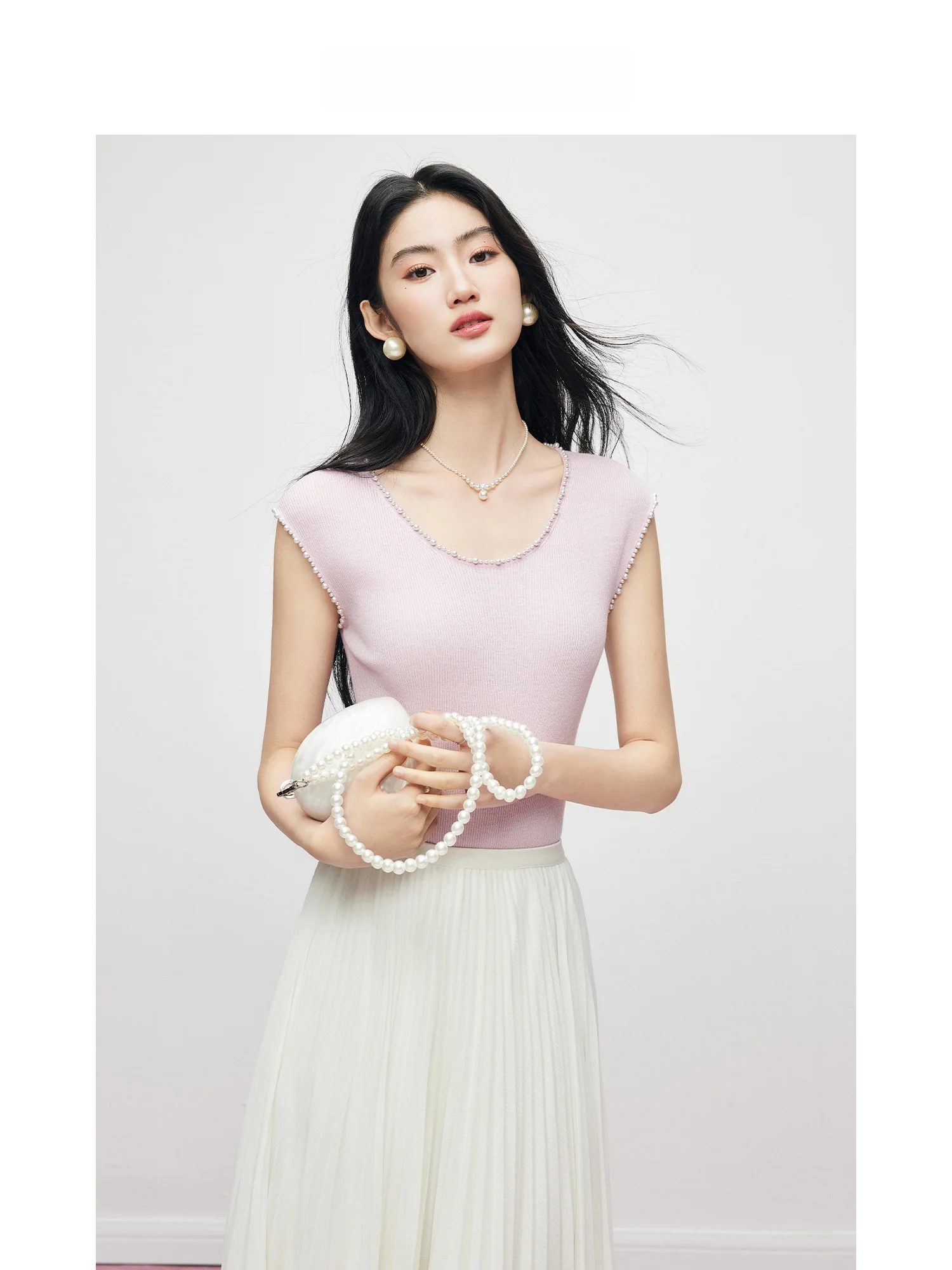 MandyZhang Pink Luxury Knitted Silk Wool T-Shirt Women's Design U-Neck Beaded Slim Fit Top round Neck Short Length Sleeveless
MandyZhang Pink Luxury Knitted Silk Wool T-Shirt Women's Design U-Neck Beaded Slim Fit Top round Neck Short Length Sleeveless