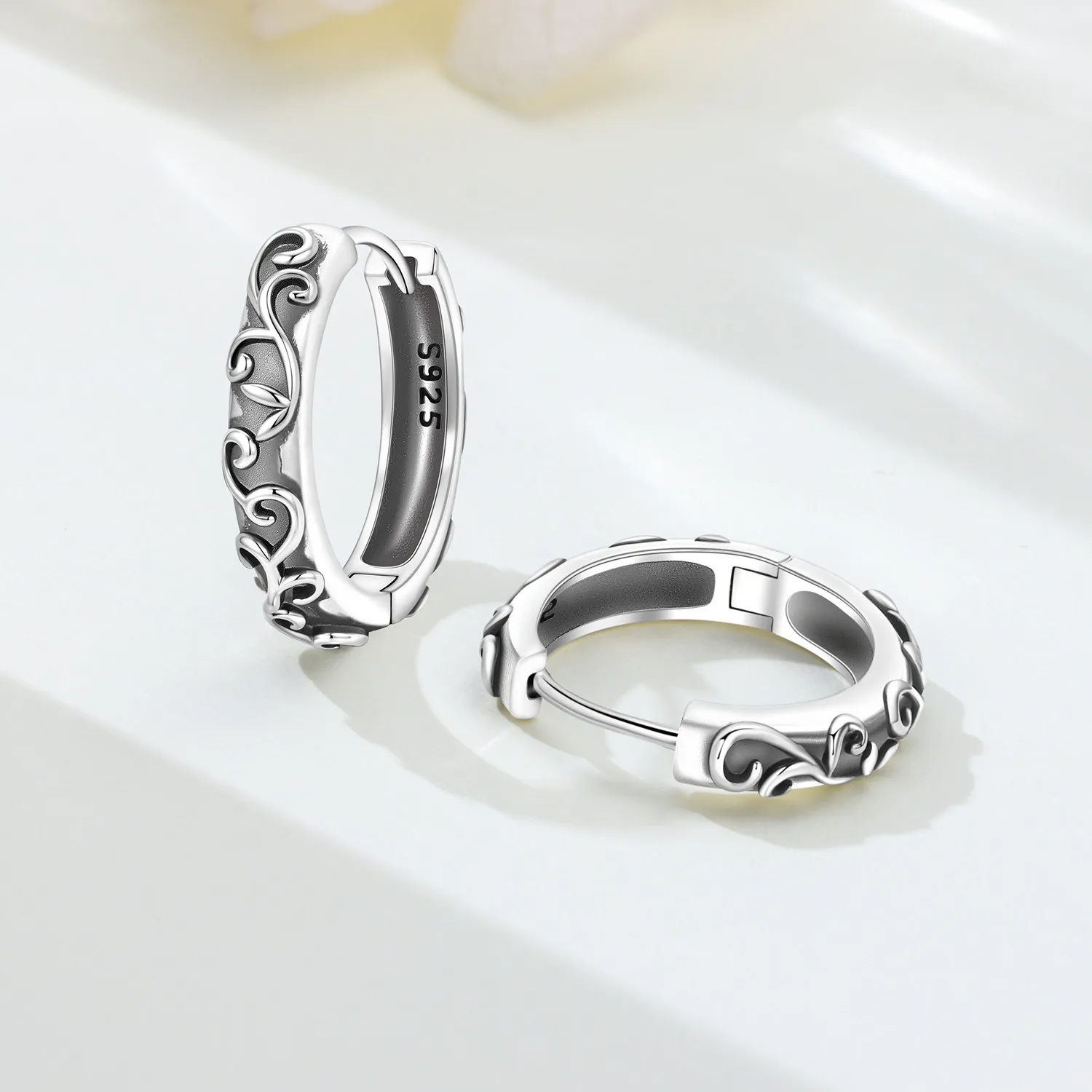 MISEFF S925 Sterling Silver Earring Versatile Vintage Vine Hoop Earrings Original Jewelry Birthday Gift For Women
MISEFF S925 Sterling Silver Earring Versatile Vintage Vine Hoop Earrings Original Jewelry Birthday Gift For Women